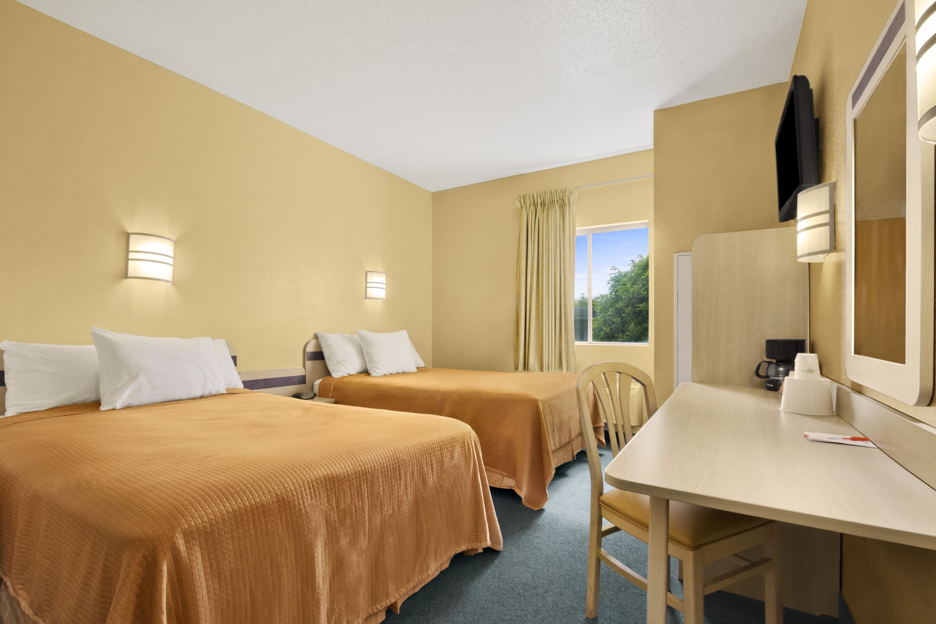 Guest room at the Howard Johnson by Wyndham Tifton GA I-75 in Tifton, Georgia