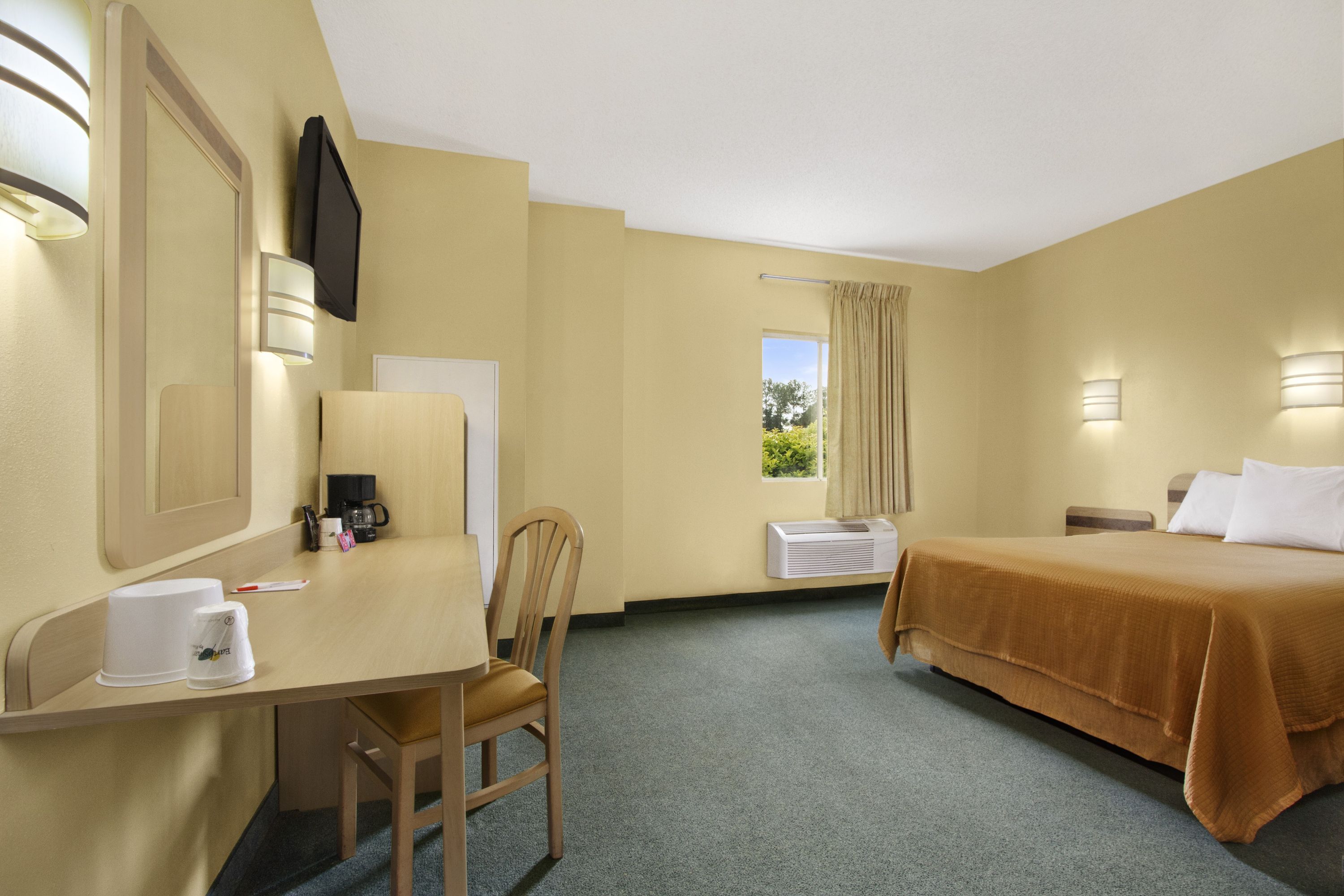 Amazing Days Inn By Wyndham Tifton Photos