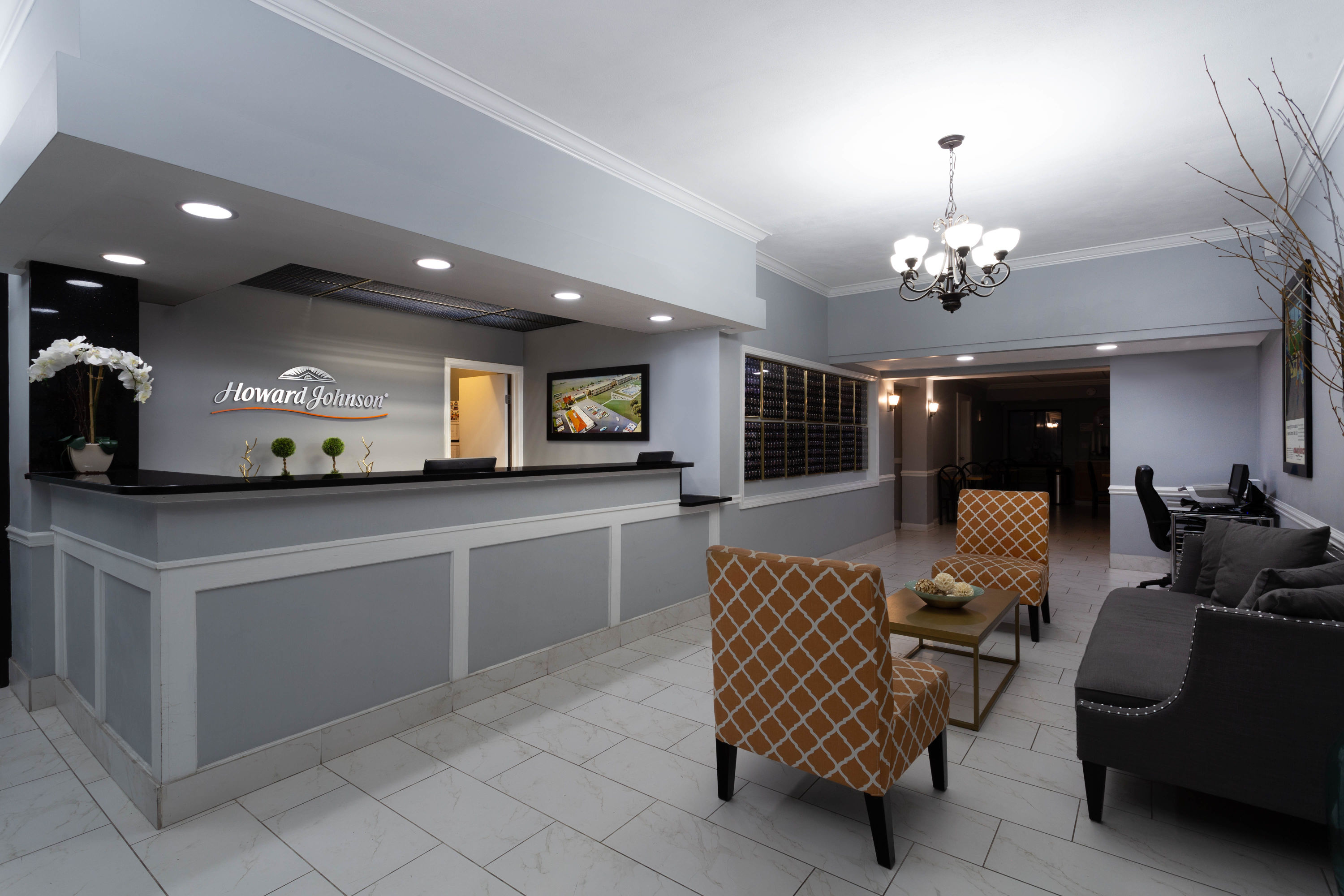 Howard Johnson By Wyndham Waukegan Great Lakes Waukegan Il Hotels