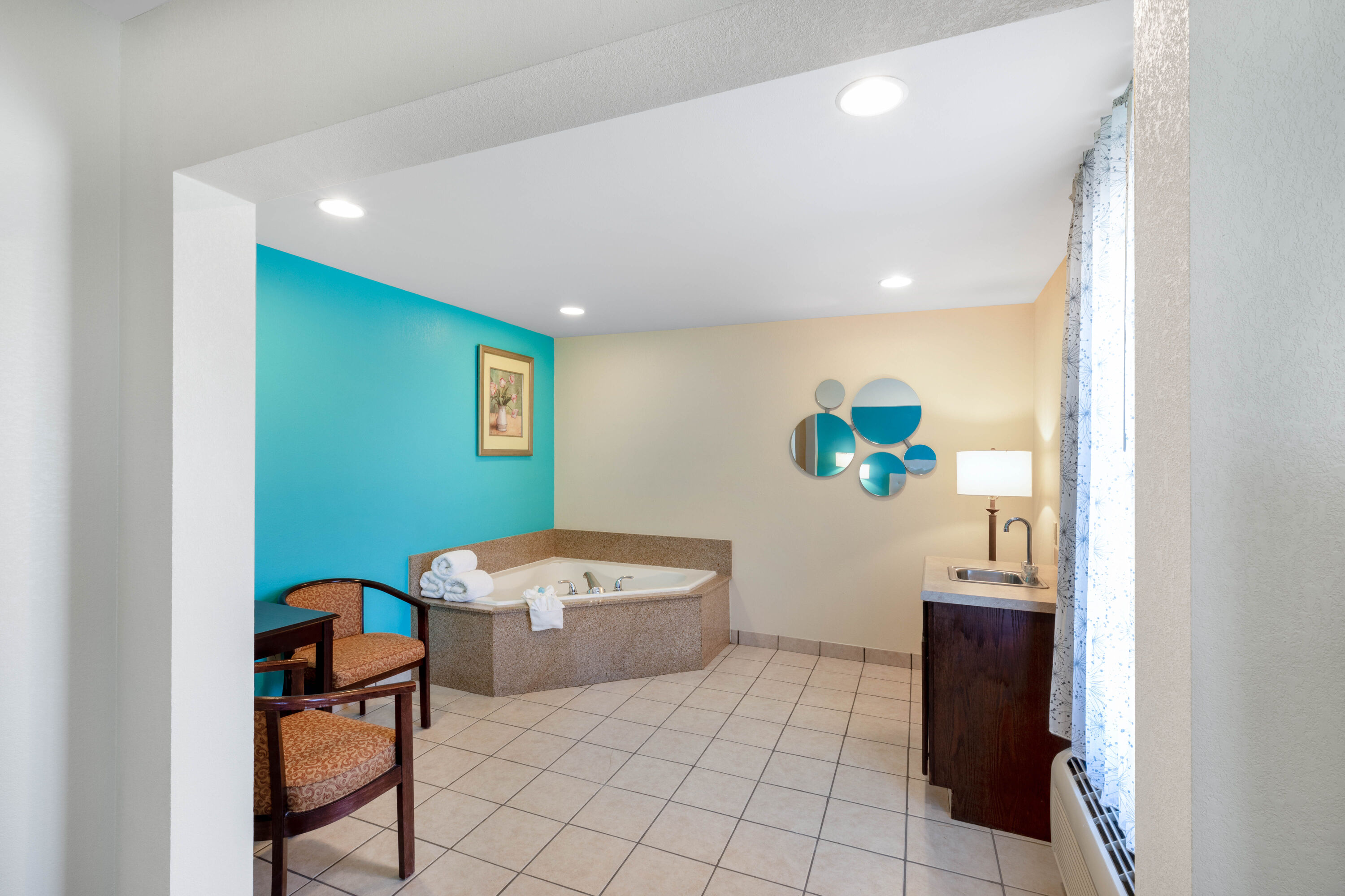 Howard Johnson by Wyndham Houma suite in Houma, Louisiana