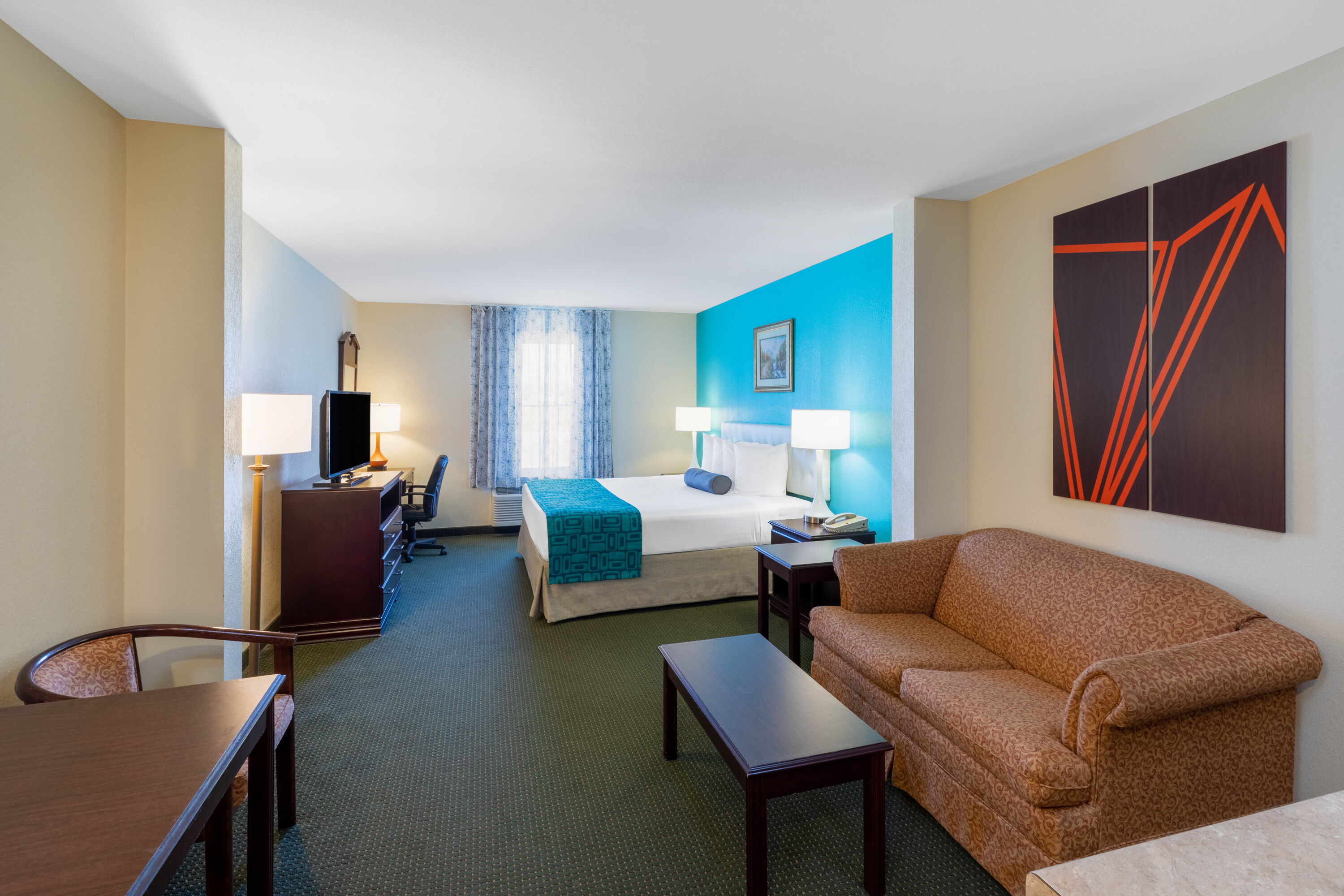 Howard Johnson by Wyndham Houma suite in Houma, Louisiana