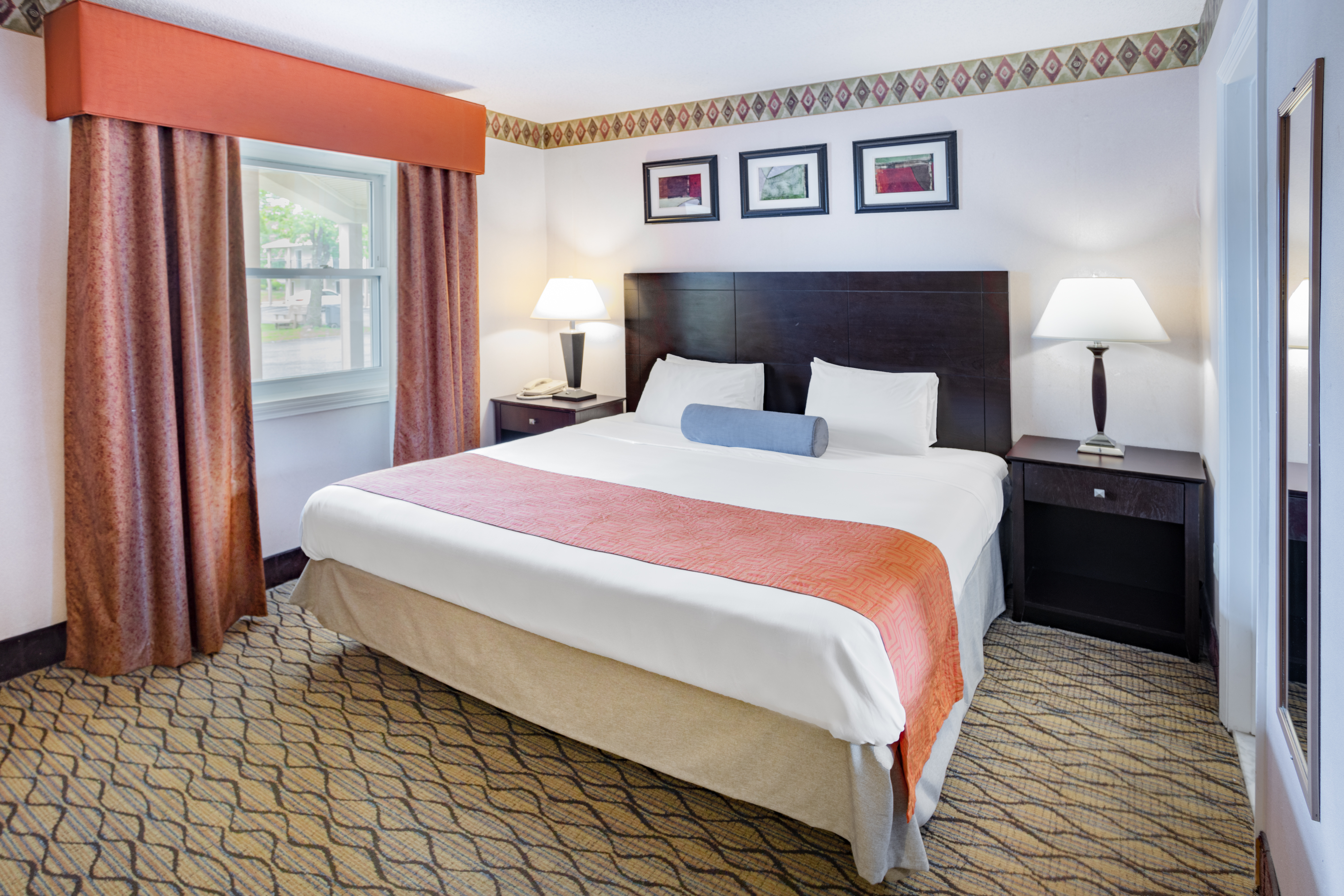 Guest room at the Howard Johnson by Wyndham Lenox in Lenox, Massachusetts