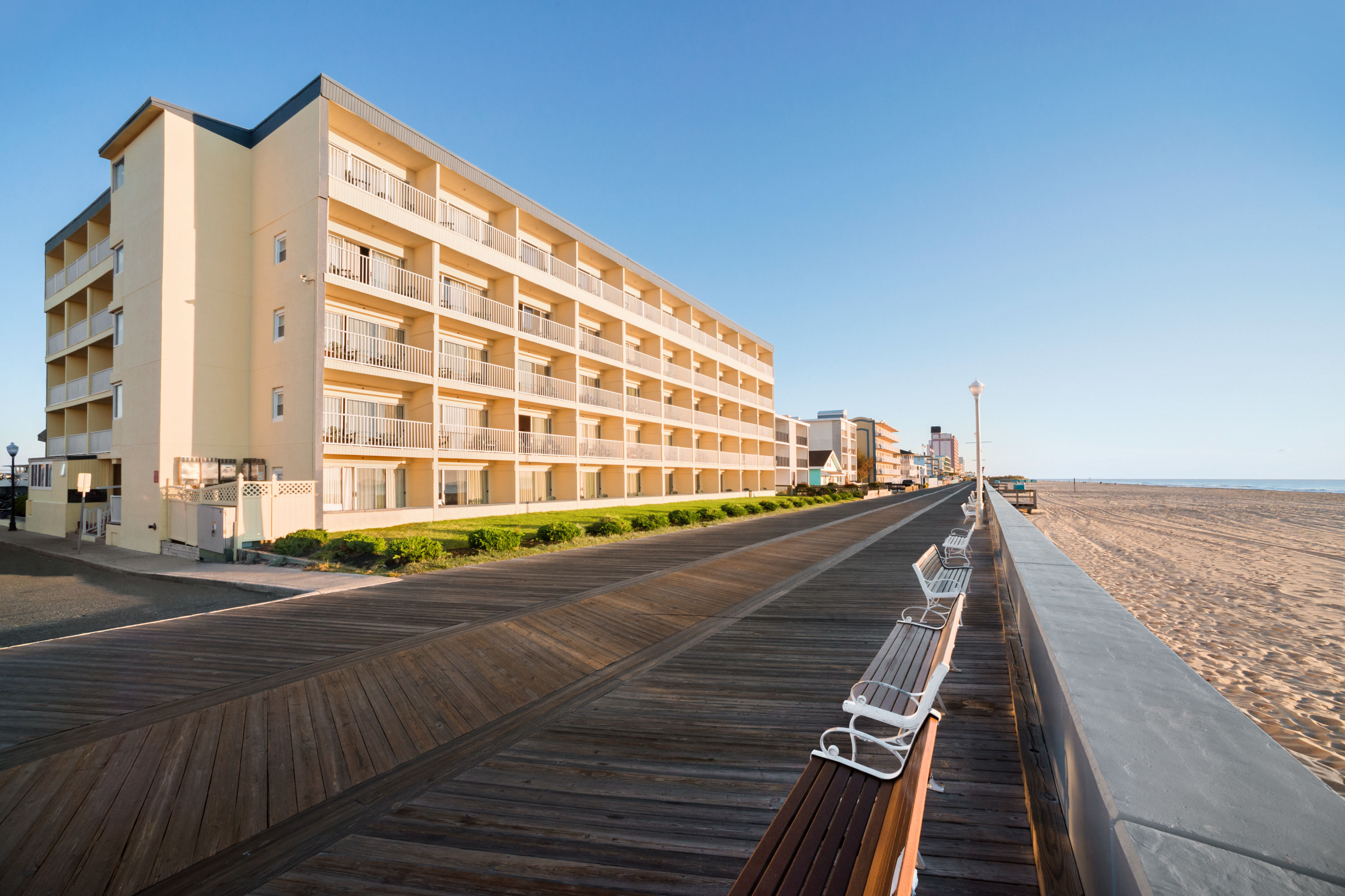Howard Johnson by Wyndham Ocean City Oceanfront Ocean City, MD Hotels