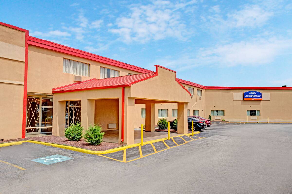 Howard Johnson By Wyndham Pikesville Hotels Md 21208 Exterior Of Howard Johnson By Wyndham Pikesville Hotel In Maryland