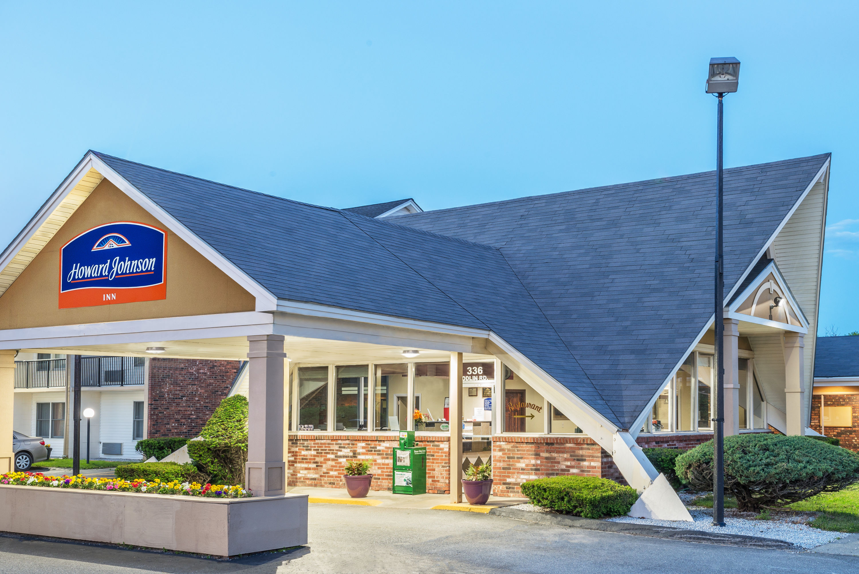 Exterior Day Image of Howard Johnson by Wyndham Bangor hotel in Bangor, Maine