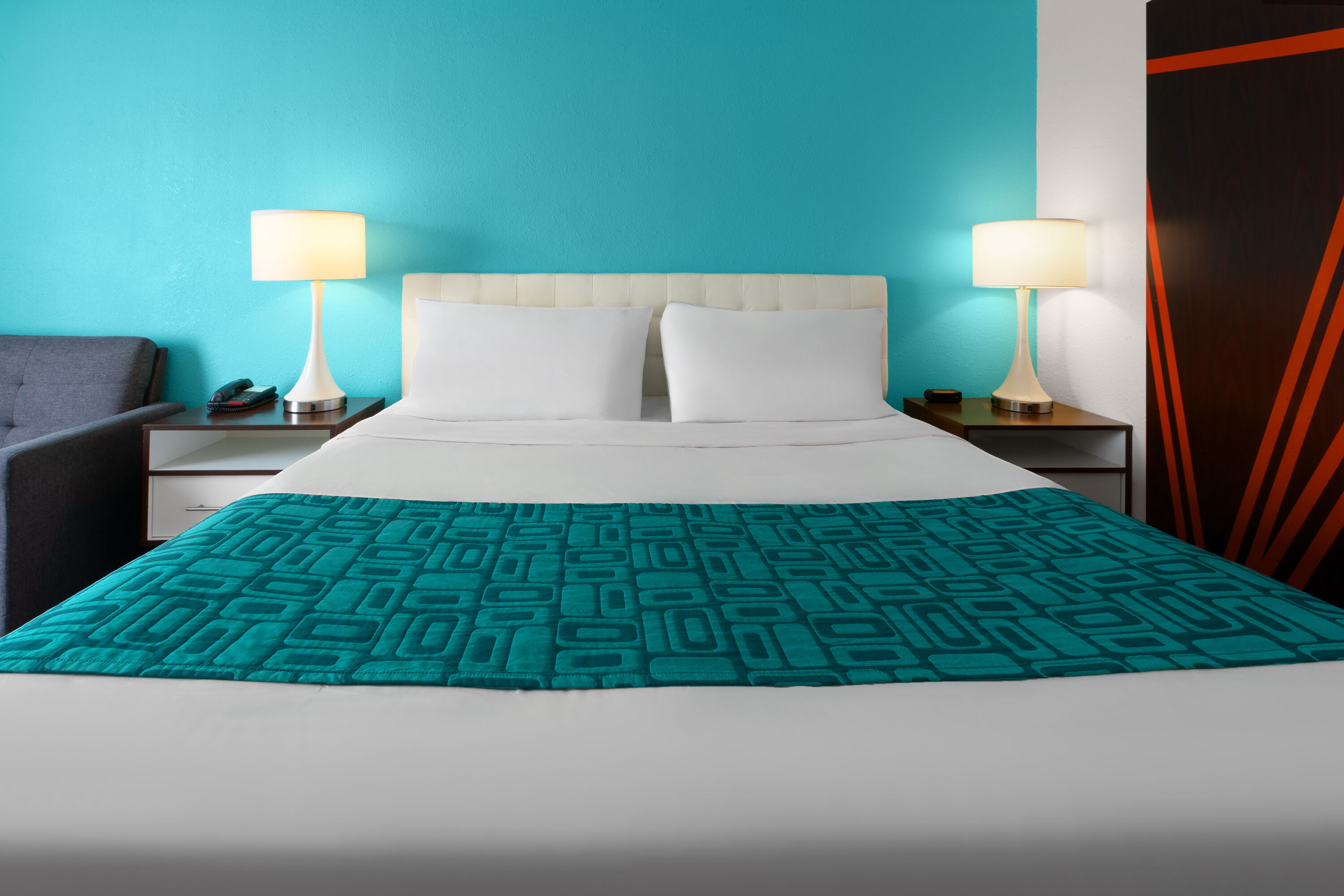 Guest room at the Howard Johnson by Wyndham Romulus Detroit Metro Airport in Romulus, Michigan