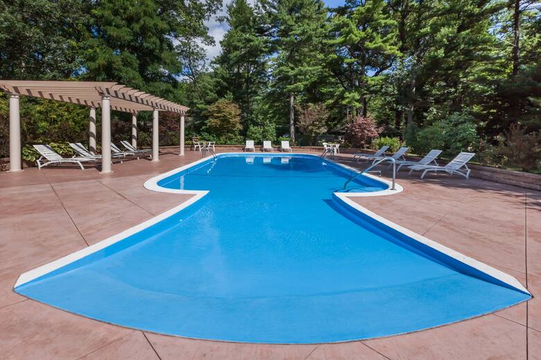 Pool at the Howard Johnson Of Traverse City in Traverse City, Michigan
