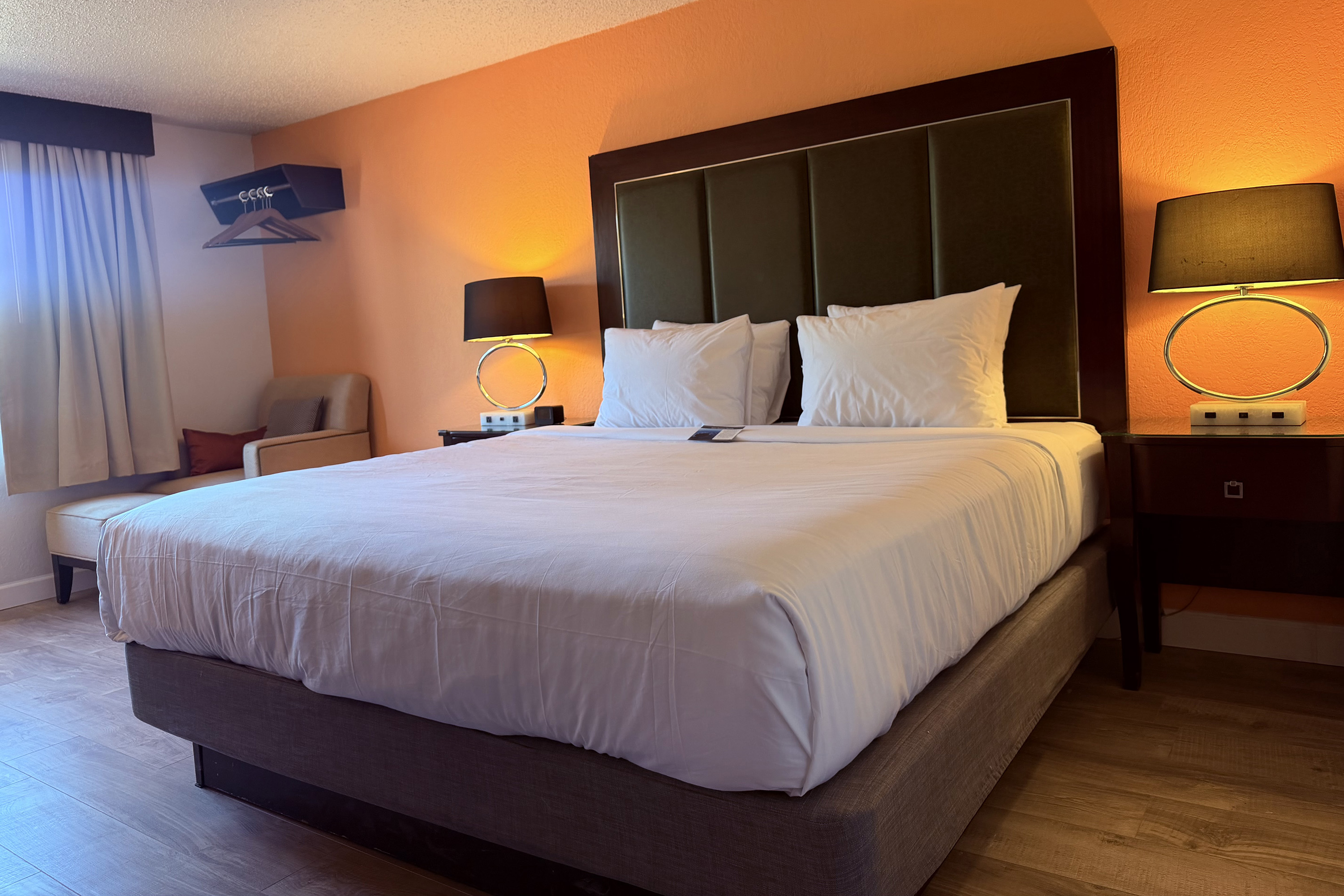 Guest room at the Howard Johnson by Wyndham Albert Lea in Albert Lea, Minnesota