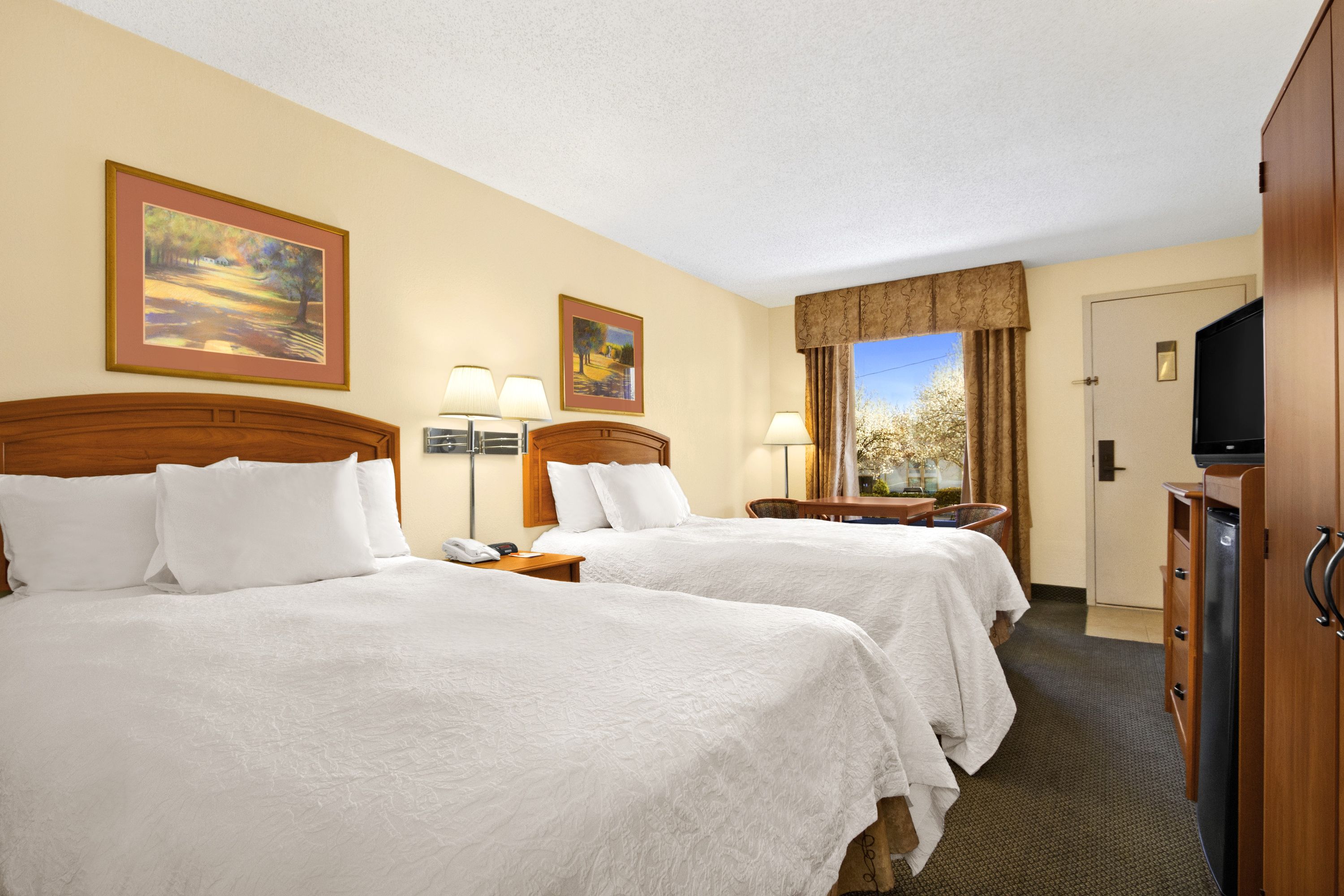 Guest room at the Howard Johnson by Wyndham Greensboro Near the Coliseum in Greensboro, North Carolina