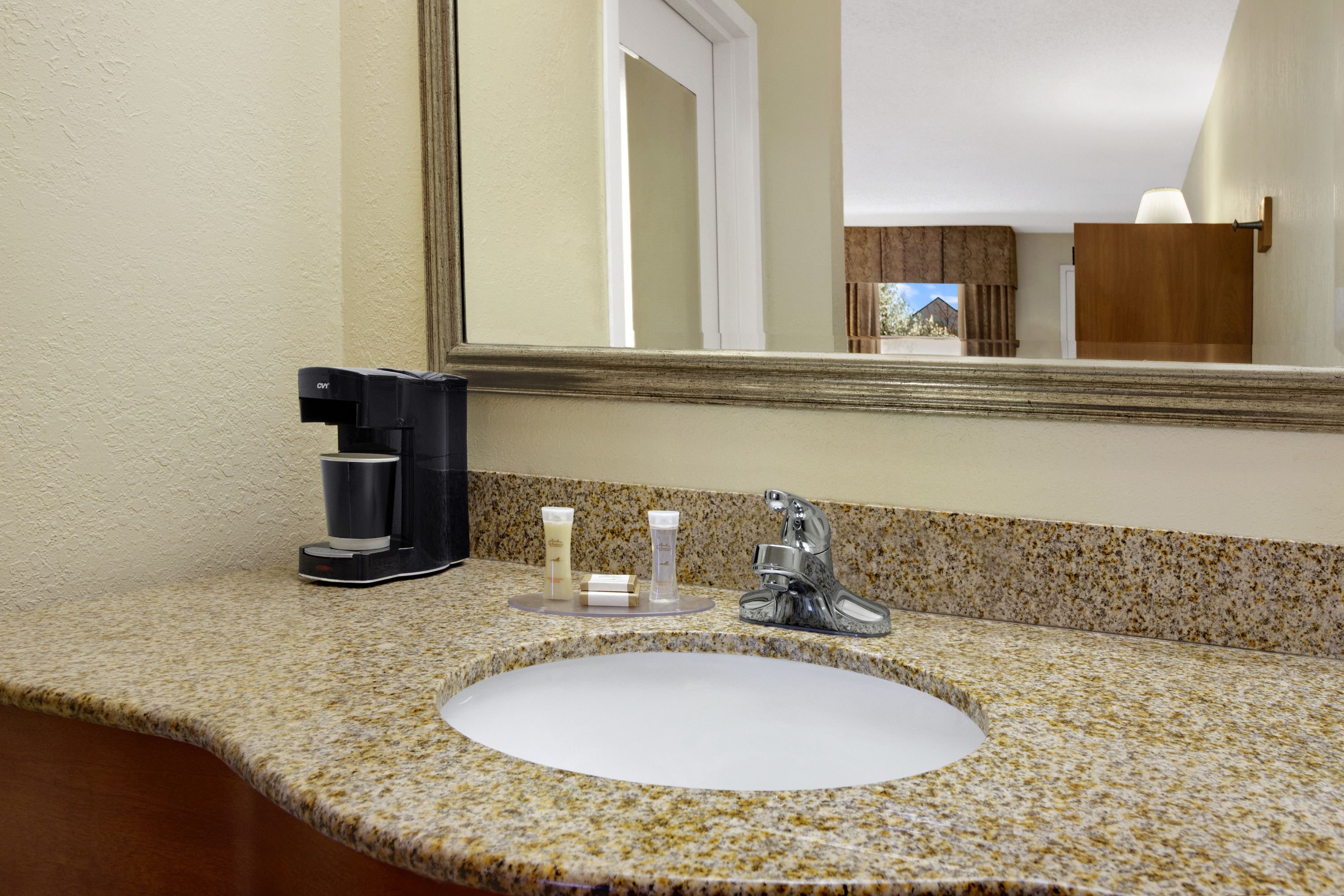 Howard Johnson By Wyndham Greensboro Near The Coliseum