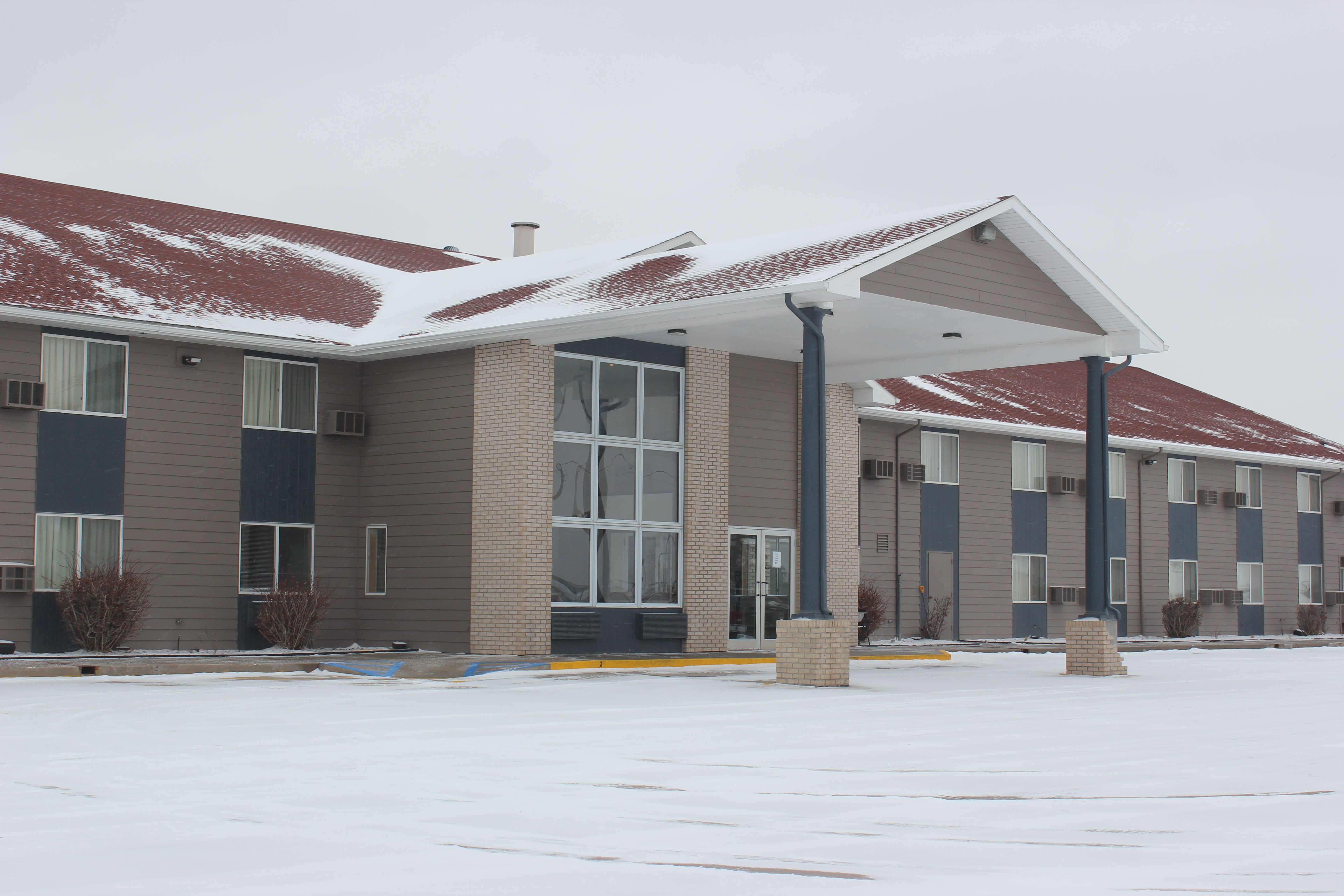 Exterior of Alliance Hotel & Suites, a Howard Johnson by Wyndham hotel in Alliance, Nebraska