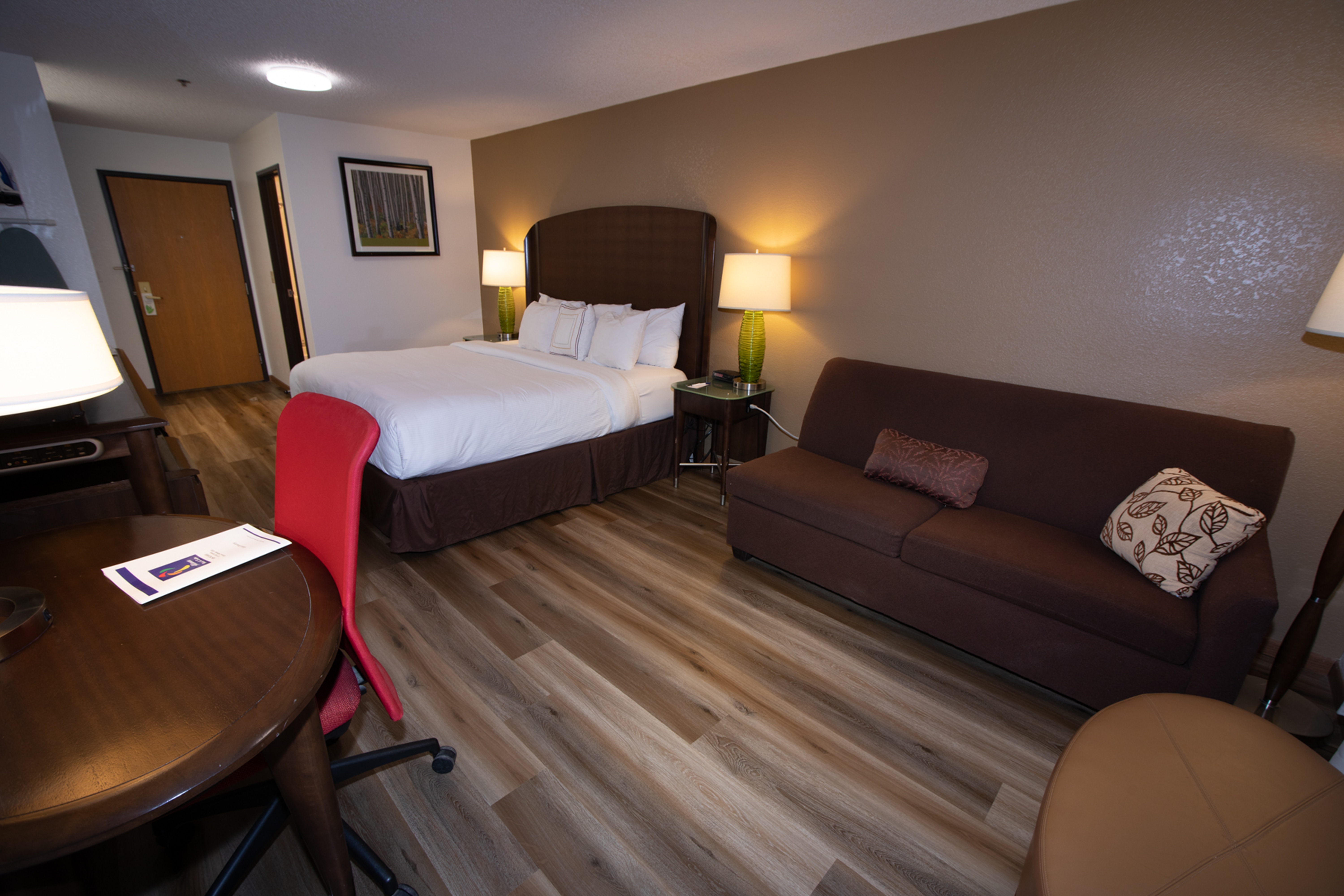 Guest room at the Alliance Hotel & Suites, a Howard Johnson by Wyndham in Alliance, Nebraska