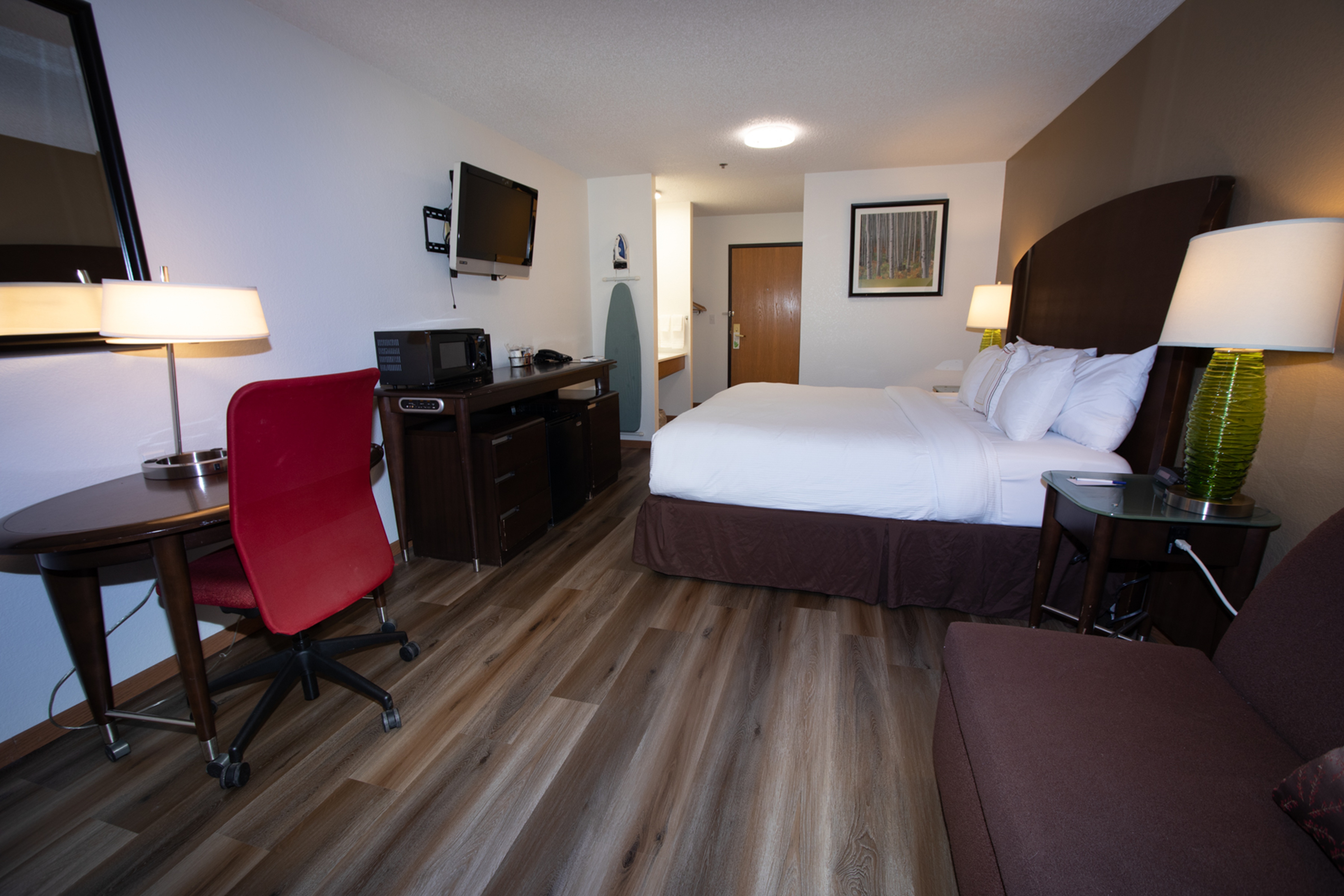 Guest room at the Alliance Hotel & Suites, a Howard Johnson by Wyndham in Alliance, Nebraska