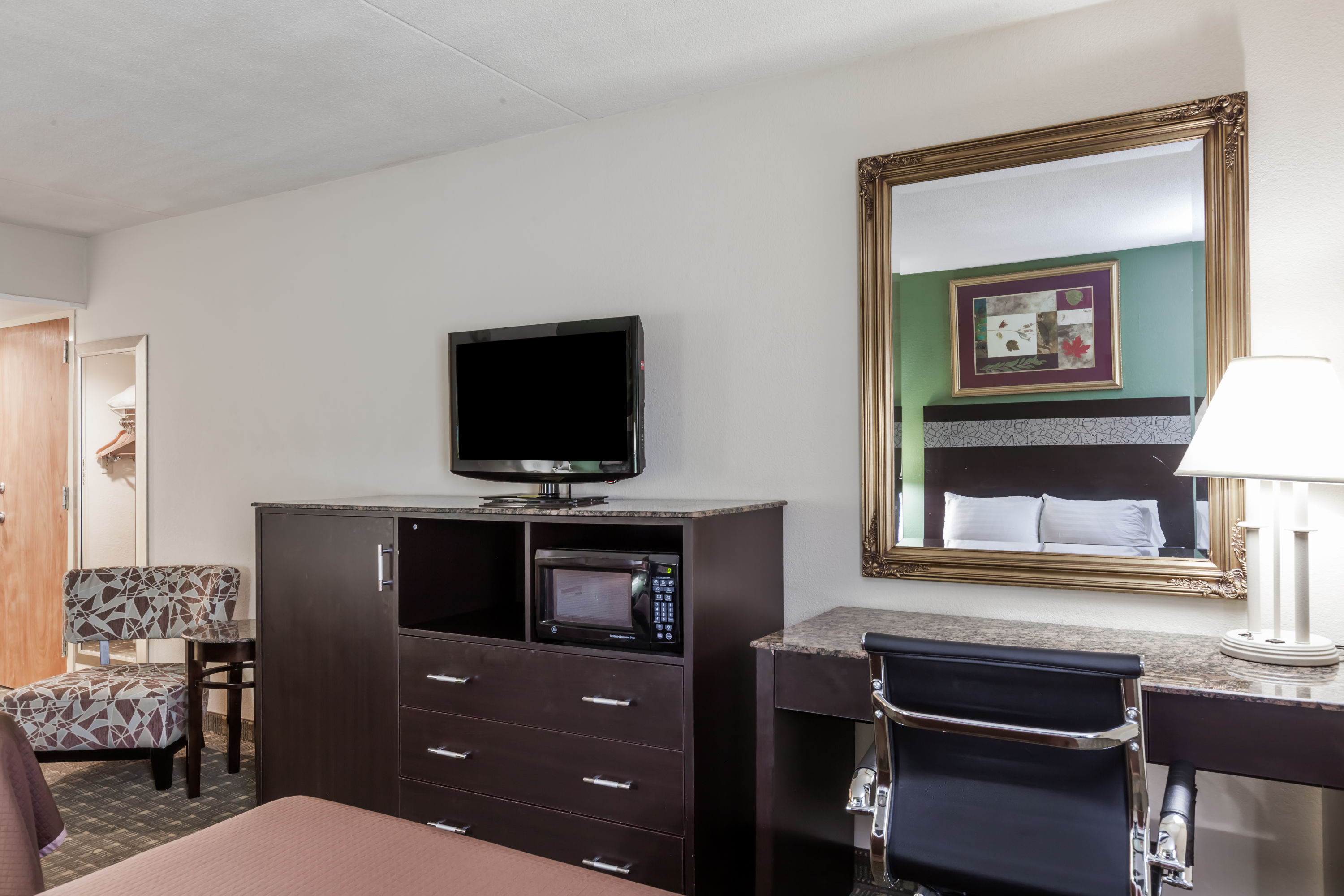 Guest room at the Howard Johnson by Wyndham Newark Airport in Newark, New Jersey