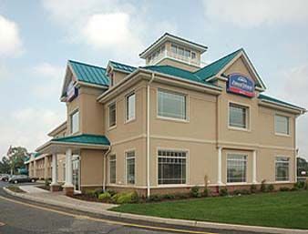 Howard Johnson By Wyndham Toms River Toms River Nj Hotels