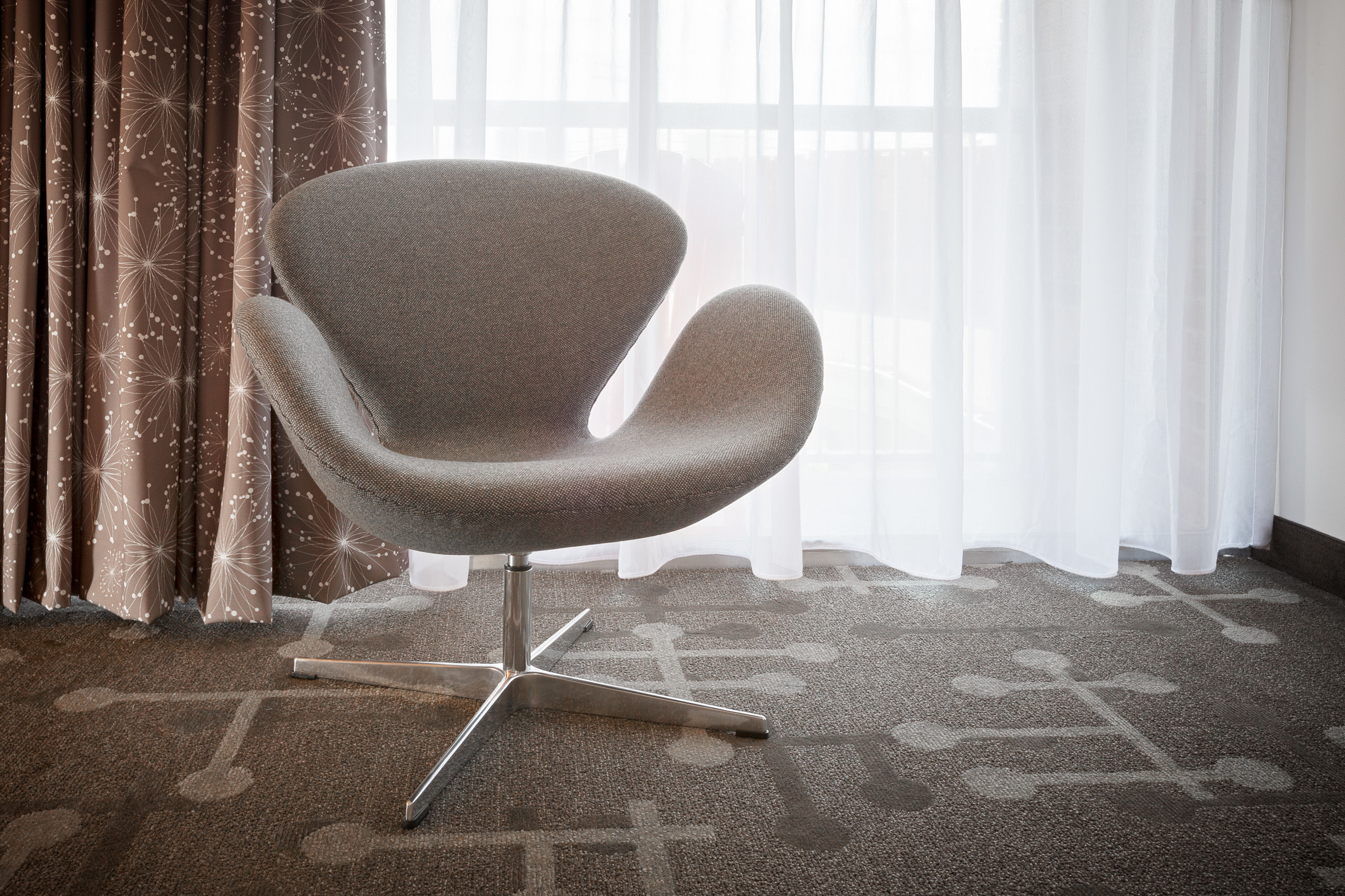 Guest room feature at the Howard Johnson by Wyndham Toms River in Toms River, New Jersey