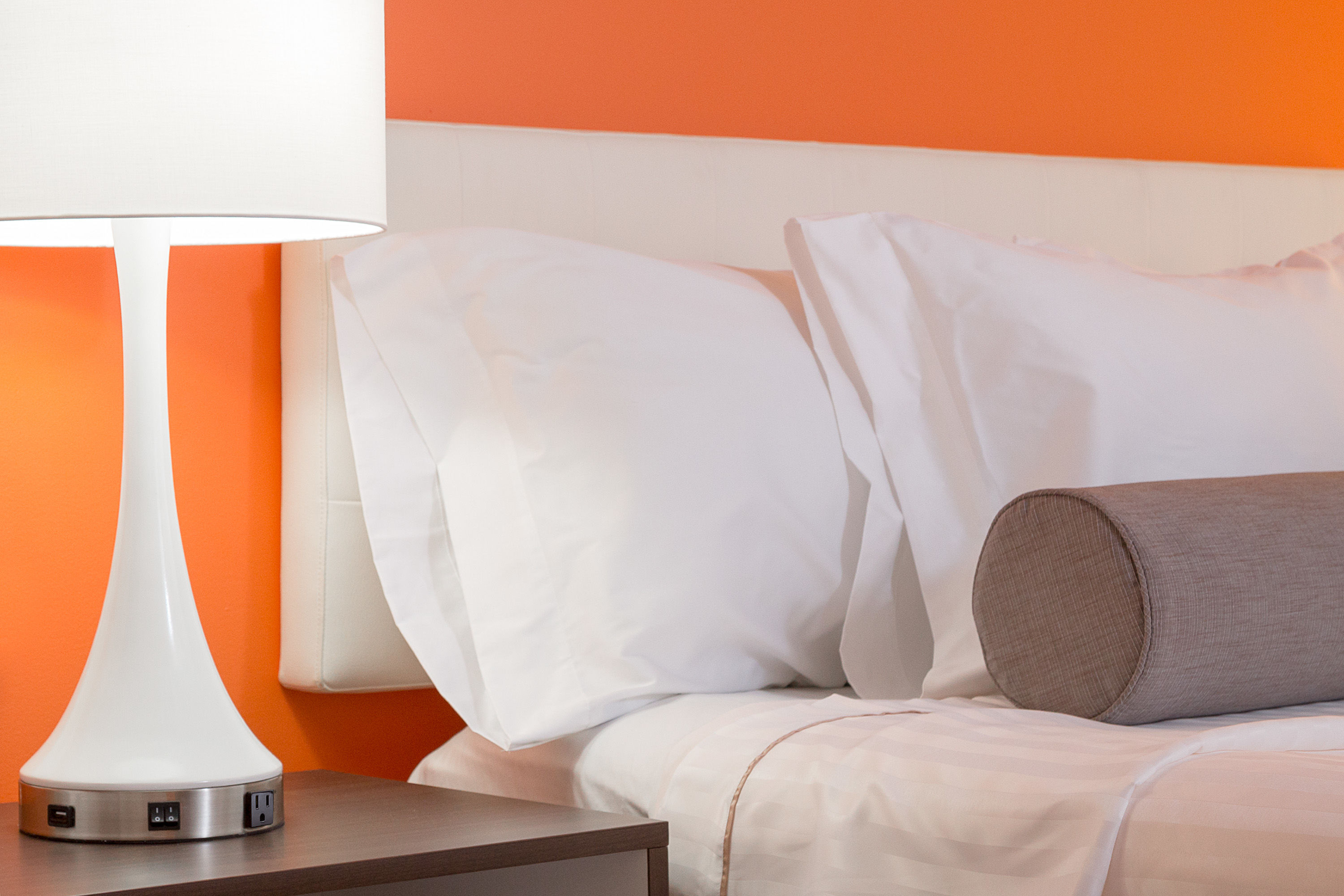 Guest room feature at the Howard Johnson by Wyndham Toms River in Toms River, New Jersey