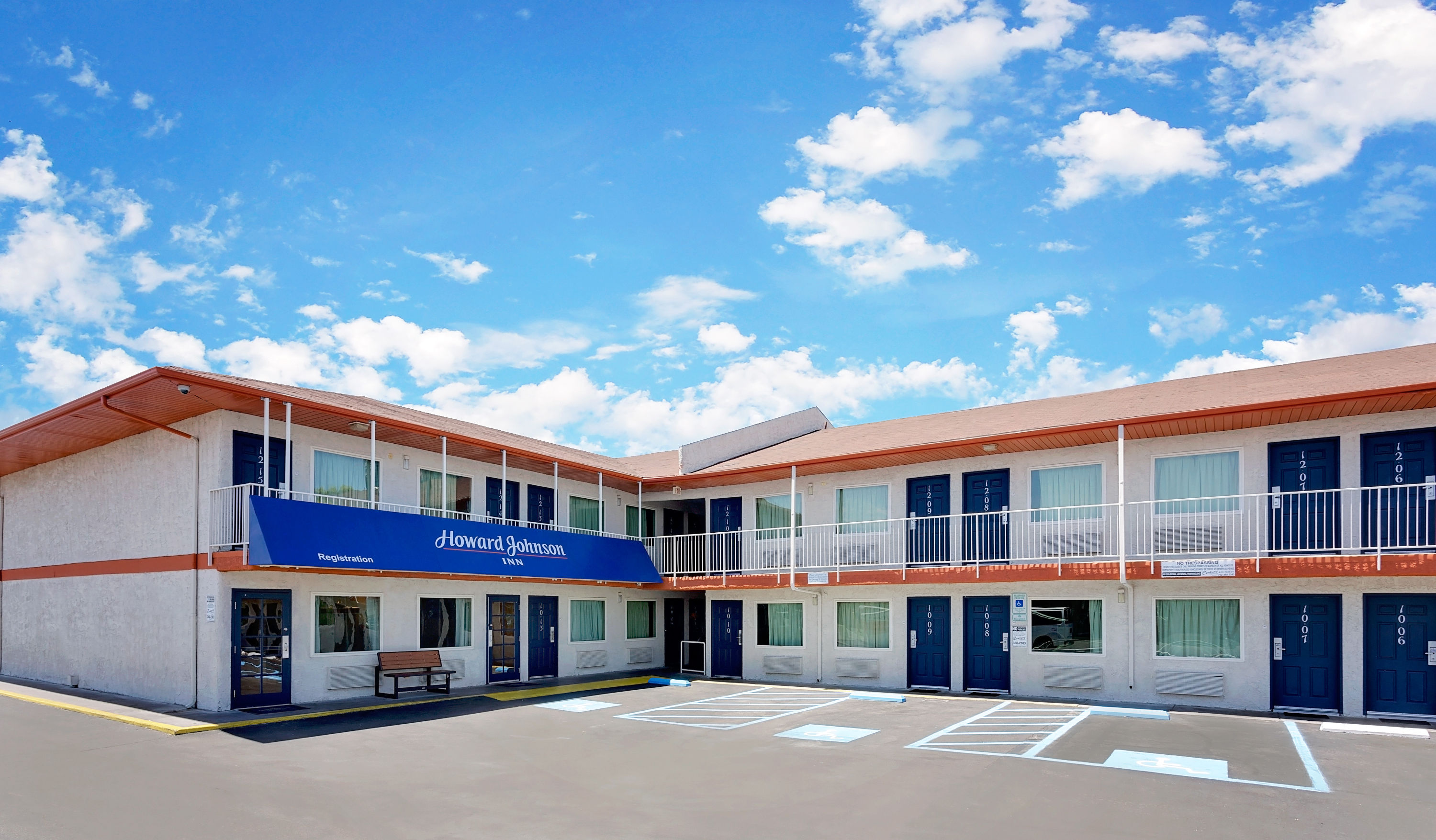 Howard Johnson by Wyndham Las Vegas near the Strip Las Vegas, NV Hotels