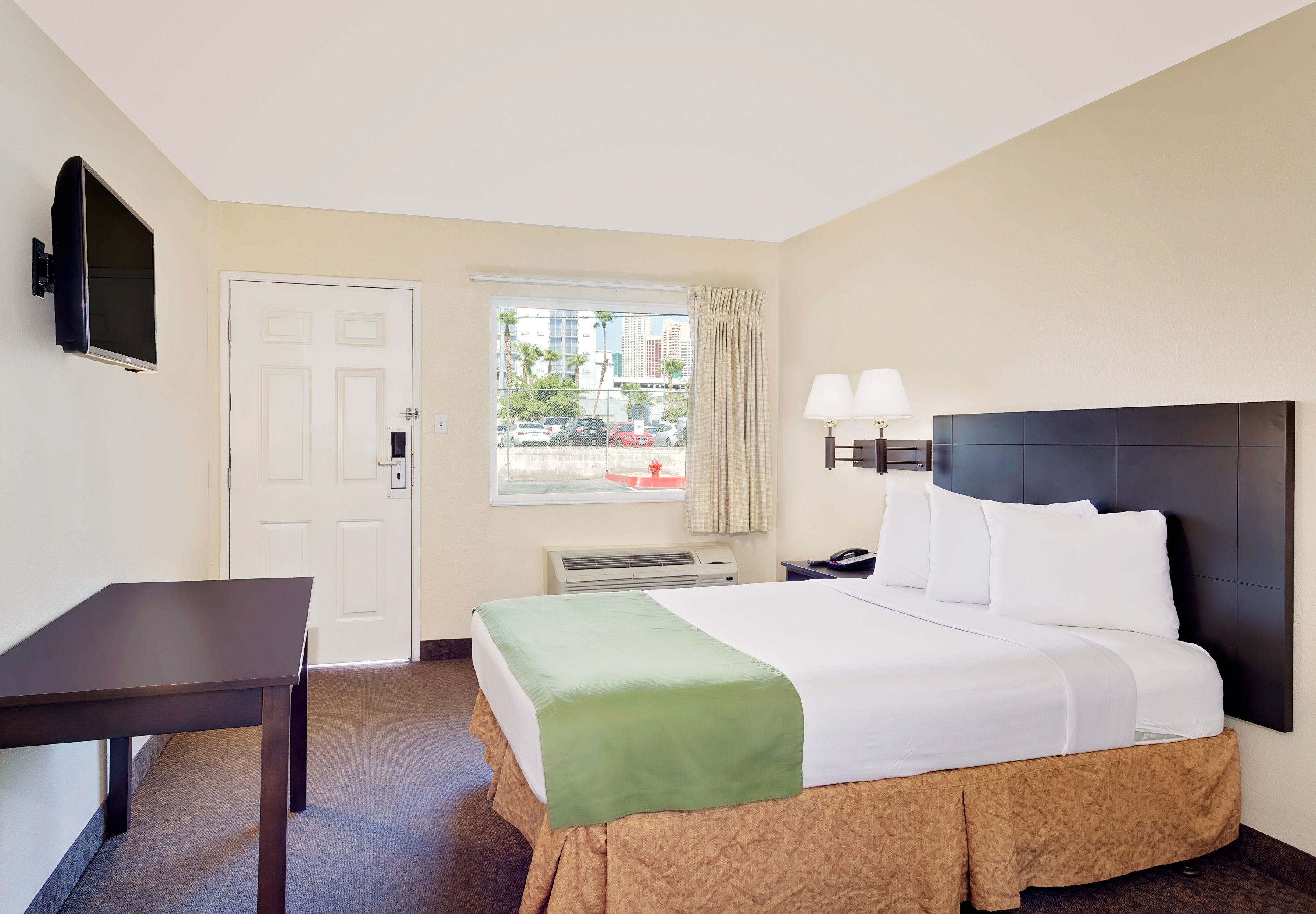 Howard Johnson By Wyndham Las Vegas Near The Strip Las