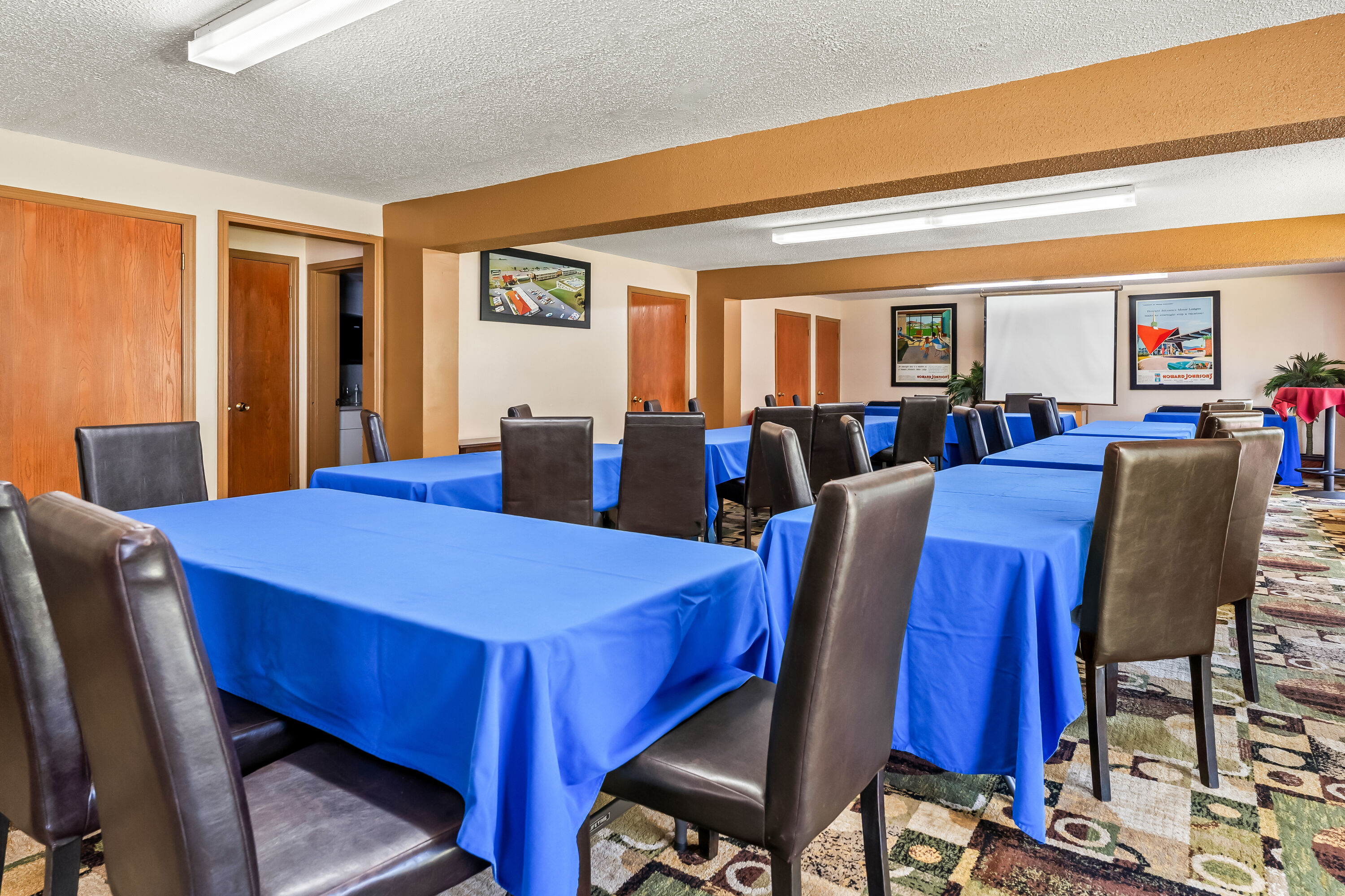 Meeting room at Howard Johnson by Wyndham Albany in Albany, New York