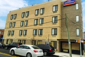 Howard Johnson By Wyndham Brooklyn Hotels Ny 11212 Exterior Of Howard Johnson By Wyndham Brooklyn Hotel In New York