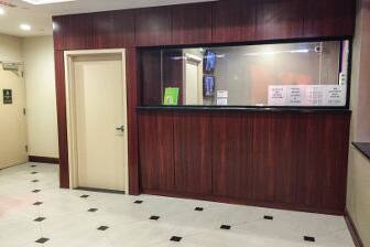 Howard Johnson By Wyndham Brooklyn Hotels Ny 11212 Howard Johnson By Wyndham Brooklyn Hotel Lobby In New York