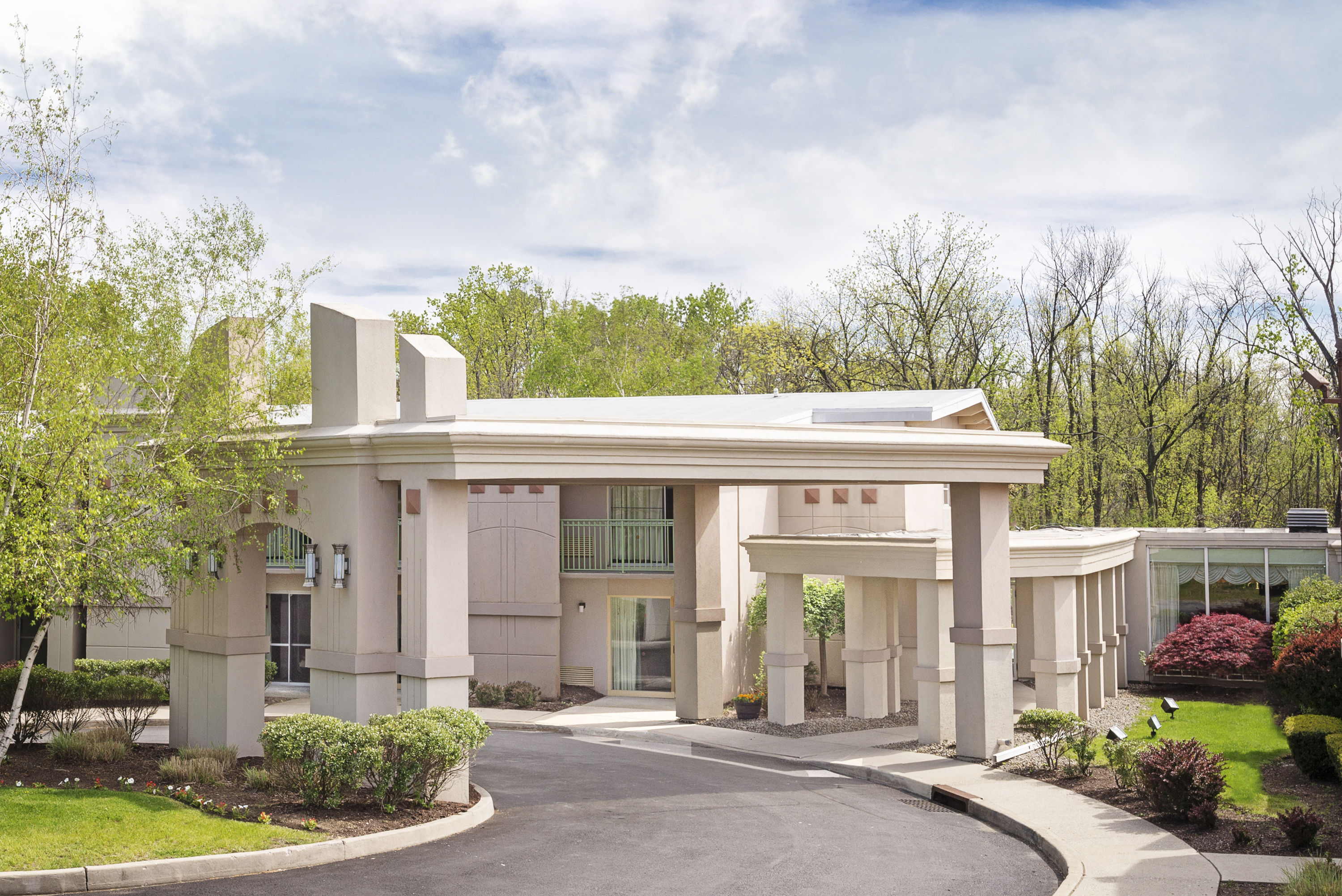 Exterior Day Image of Howard Johnson by Wyndham Newburgh/West Point hotel in Newburgh, New York