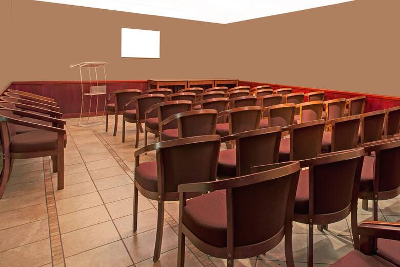 Meeting room at Howard Johnson Inn Queens in Queens Village, New York