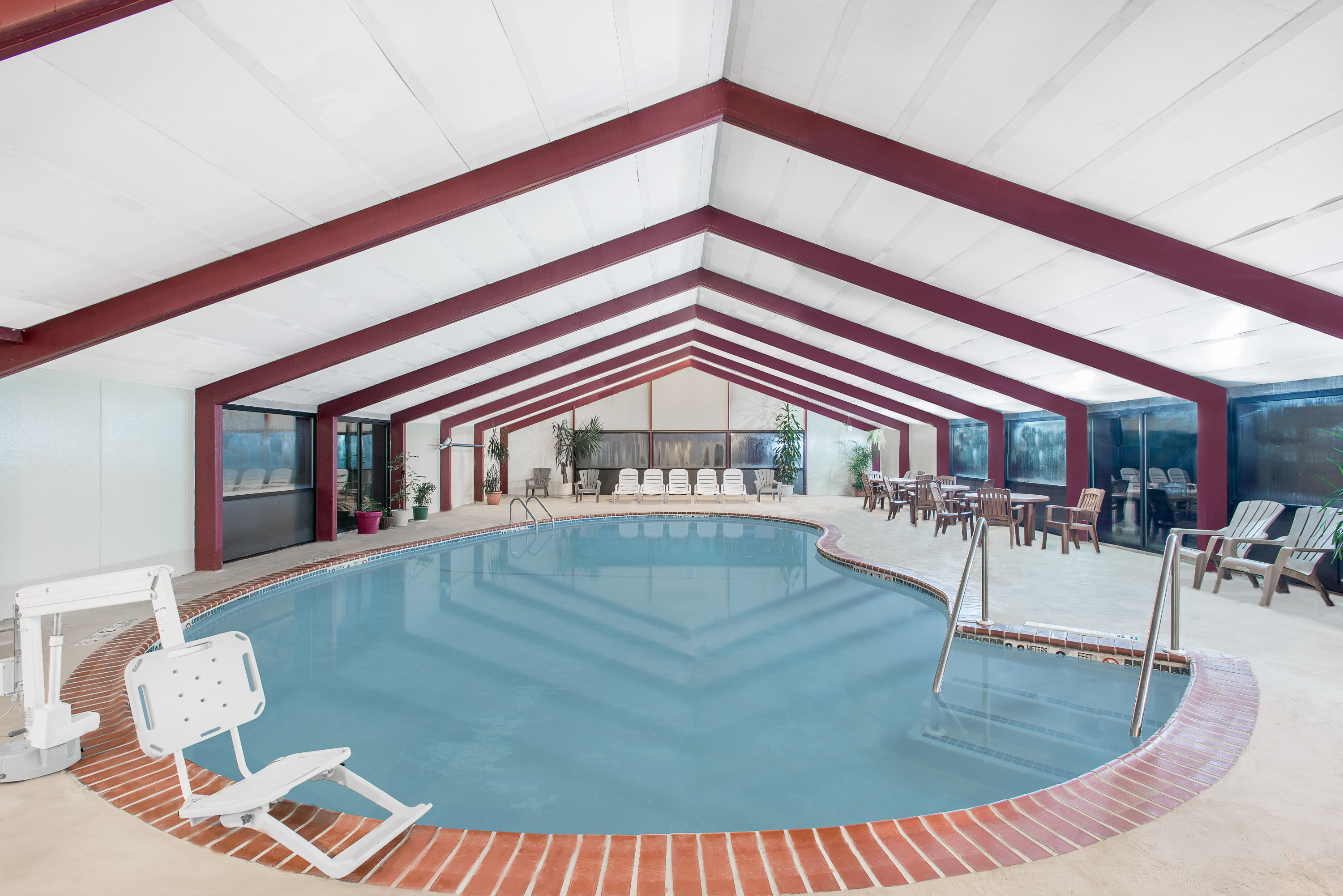 Pool at the Howard Johnson by Wyndham Saugerties in Saugerties, New York