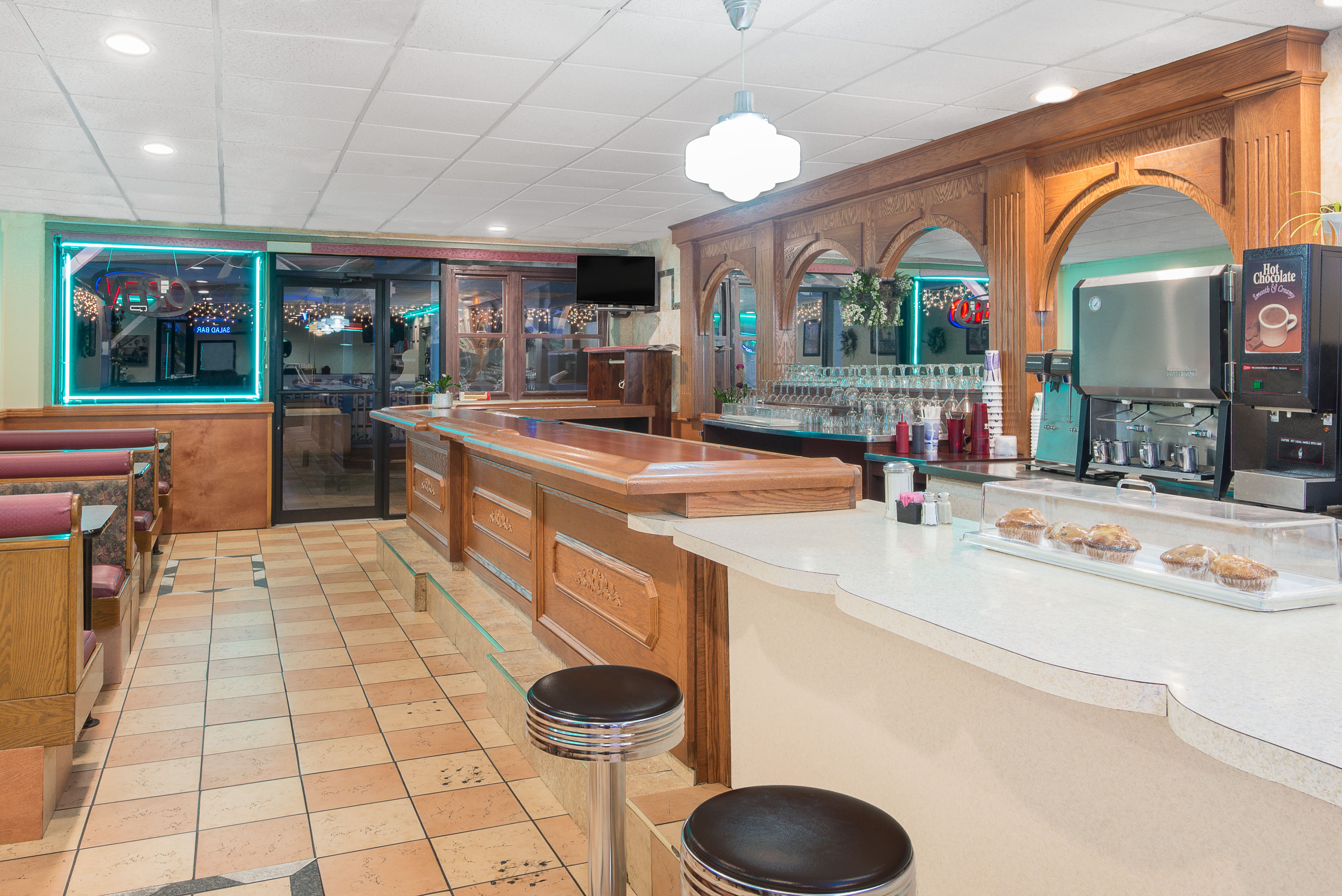 Howard Johnson by Wyndham Saugerties restaurant in Saugerties, New York