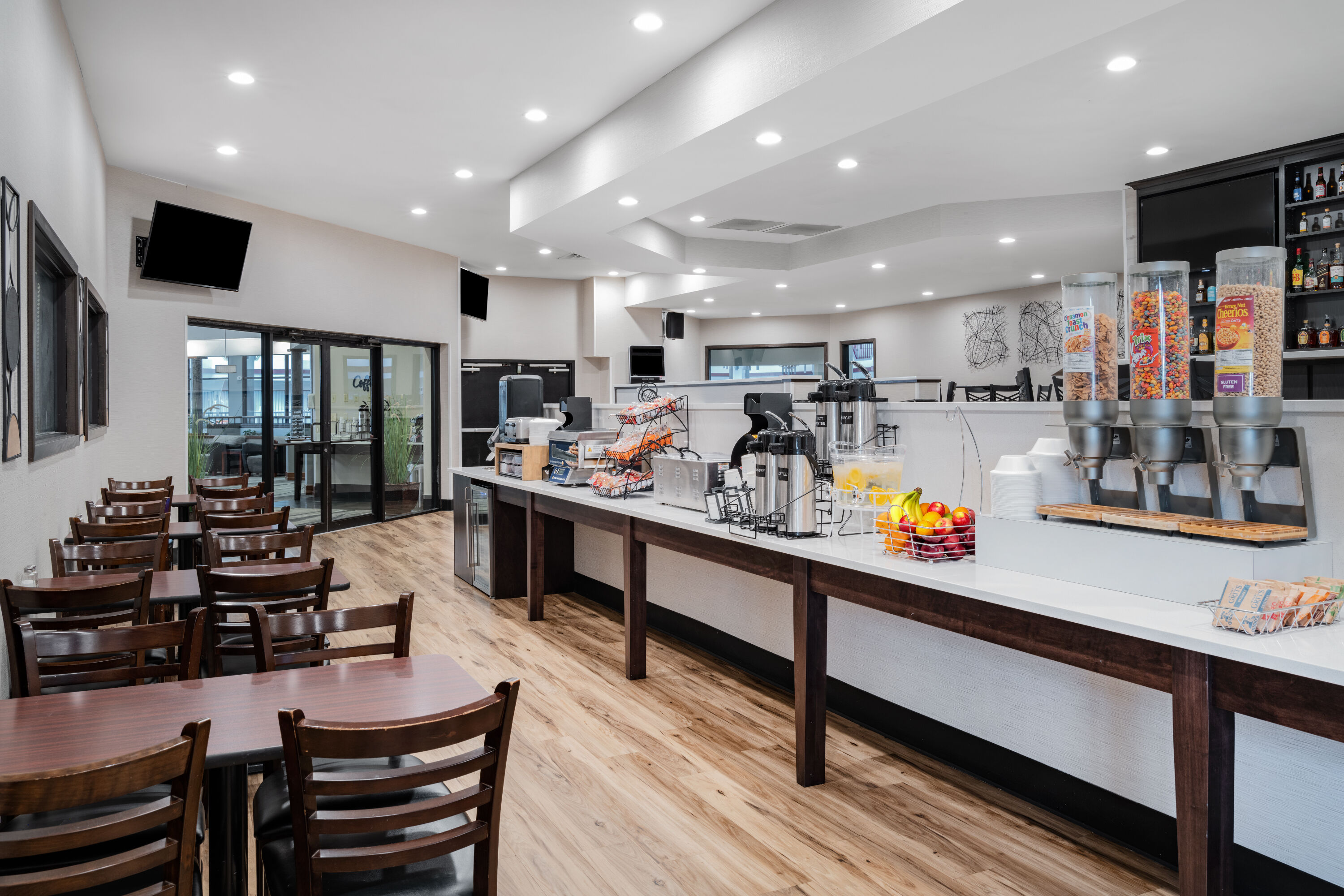 Howard Johnson By Wyndham Lima Lima Oh Hotels