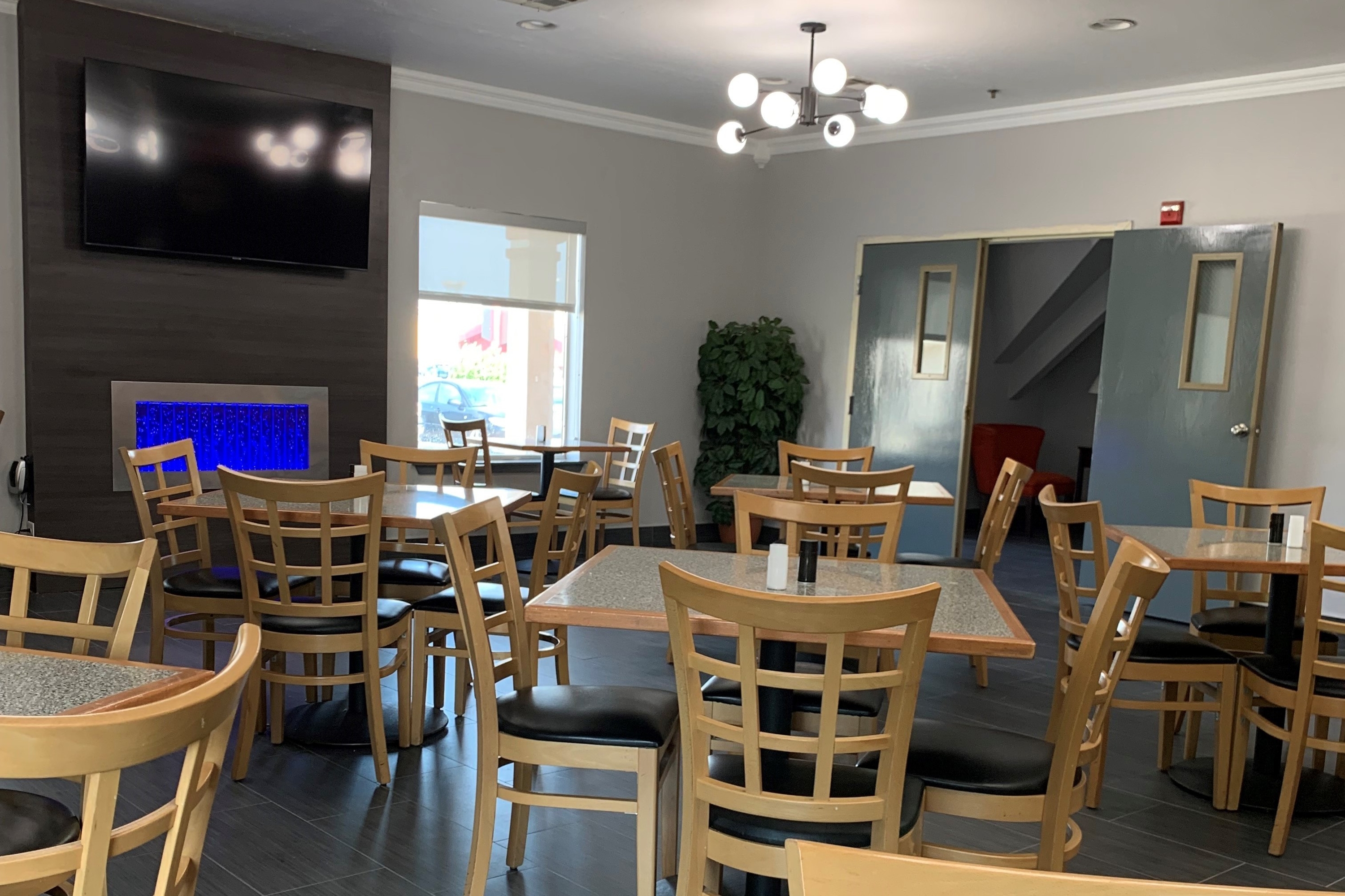 Free breakfast at Howard Johnson by Wyndham Oklahoma City Airport/ Fairgrounds in Oklahoma City, Oklahoma