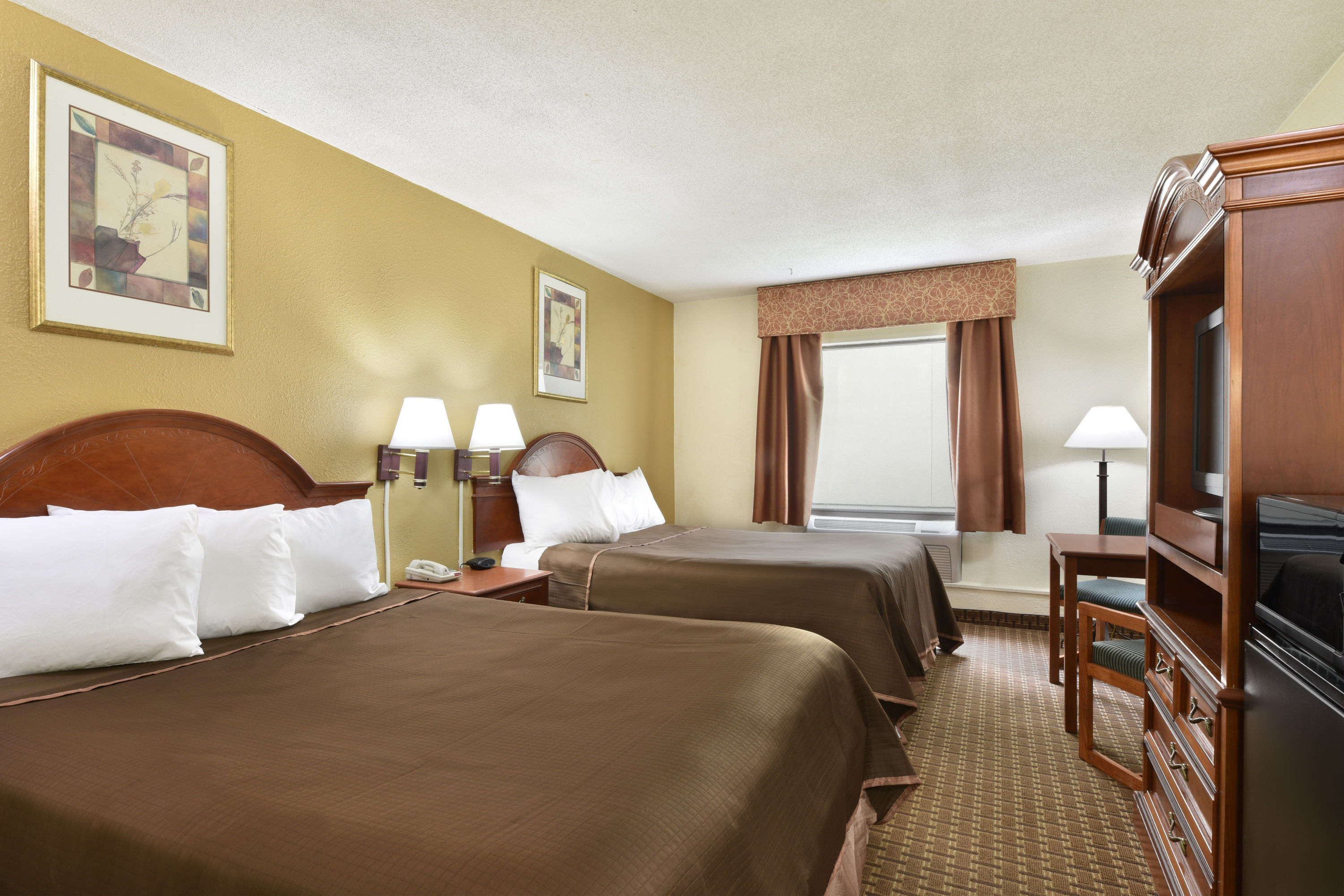 Howard Johnson By Wyndham Allentown Dorney Hotel Amp Suites
