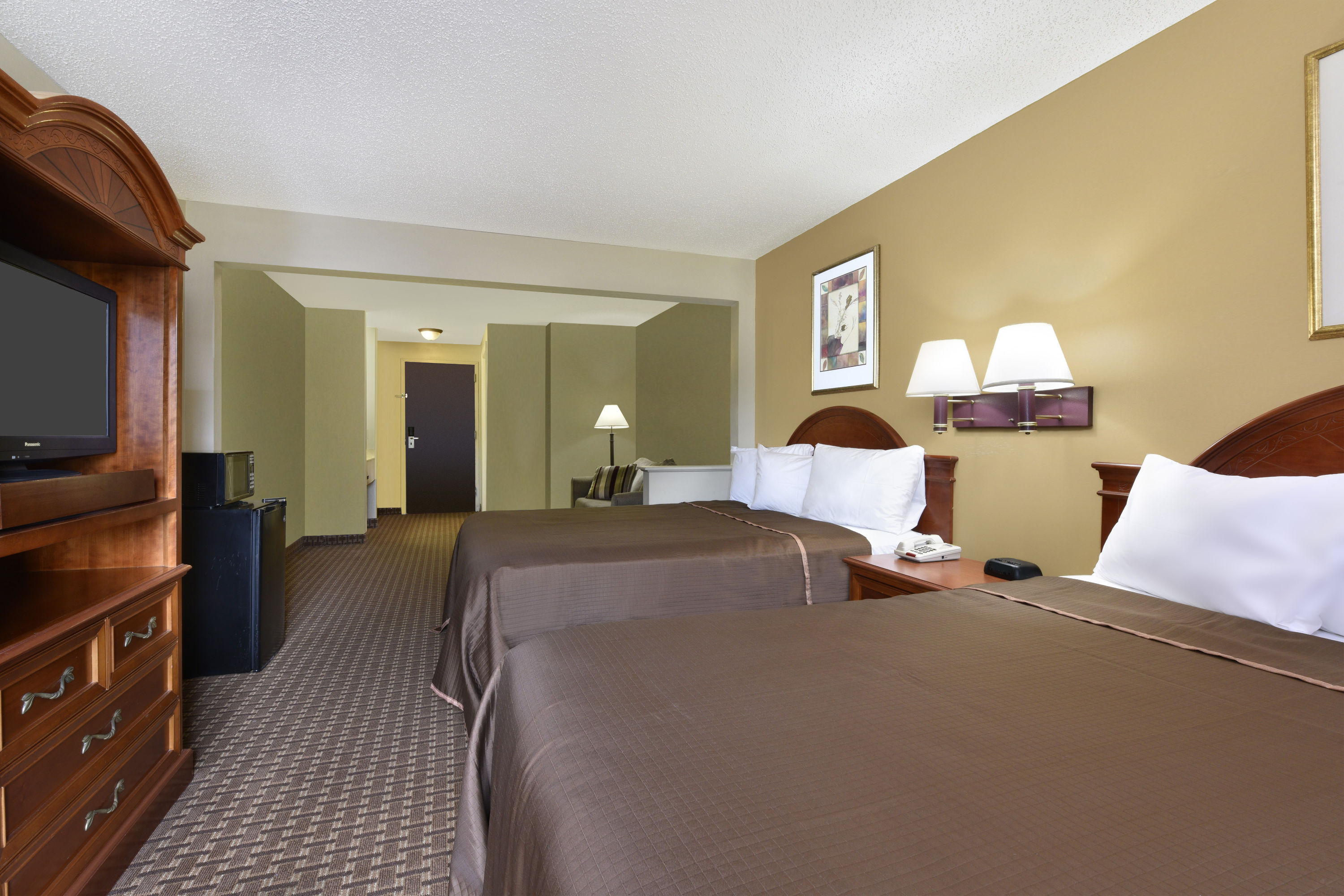 Guest room at the Howard Johnson by Wyndham Allentown Dorney Hotel & Suites in Allentown, Pennsylvania