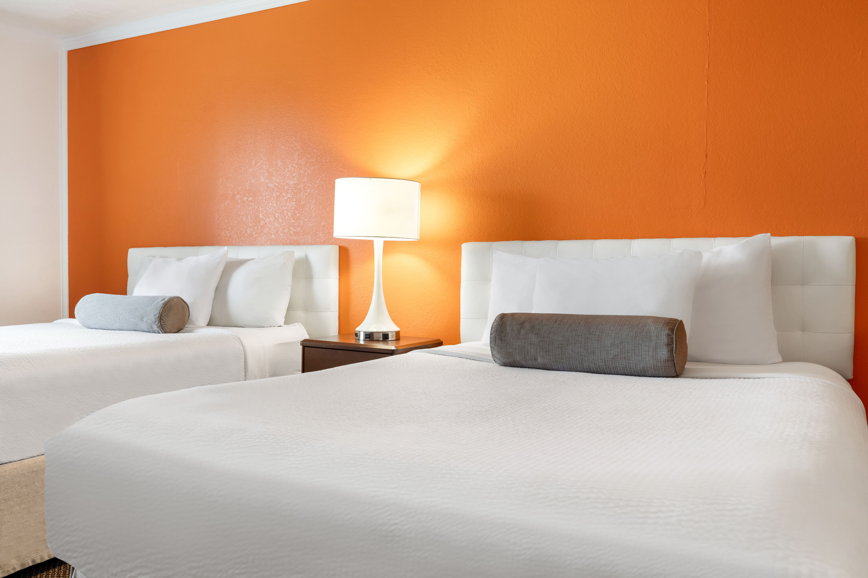 Howard Johnson by Wyndham Oacoma Hotel & Suites suite in Oacoma, South Dakota