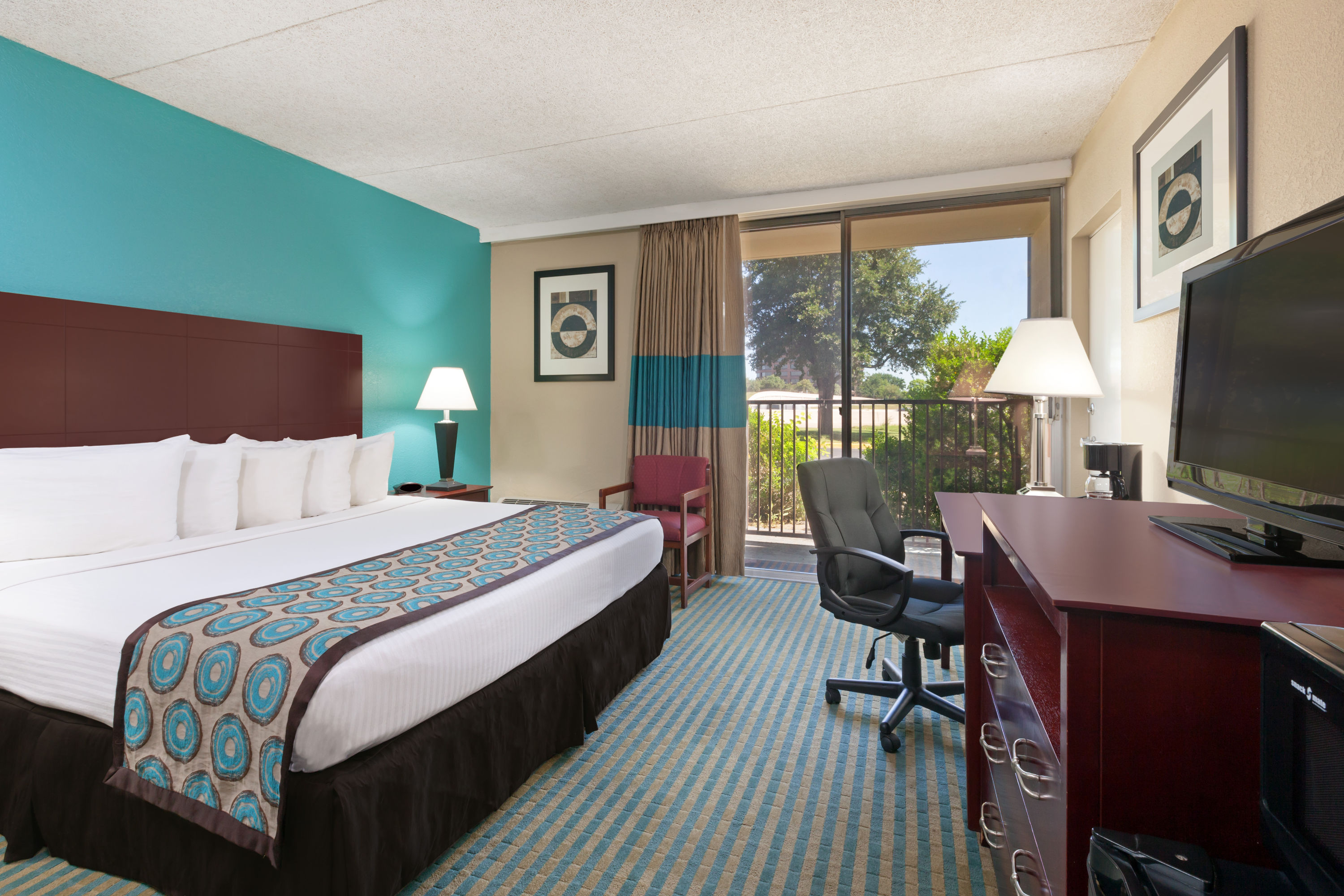 Howard Johnson By Wyndham Arlington Ballpark Six Flags