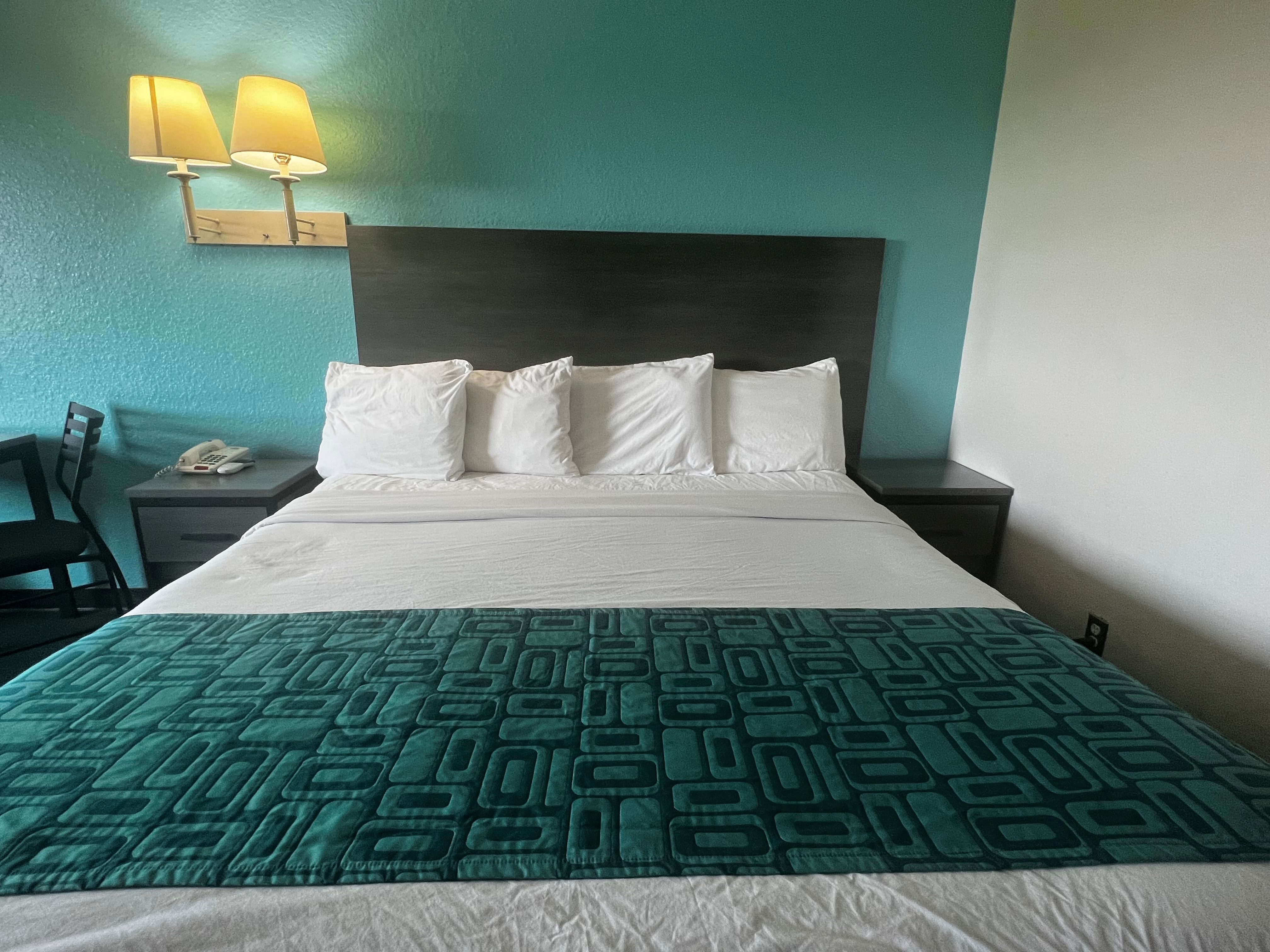 Guest room at the Howard Johnson by Wyndham Galveston in Galveston, Texas