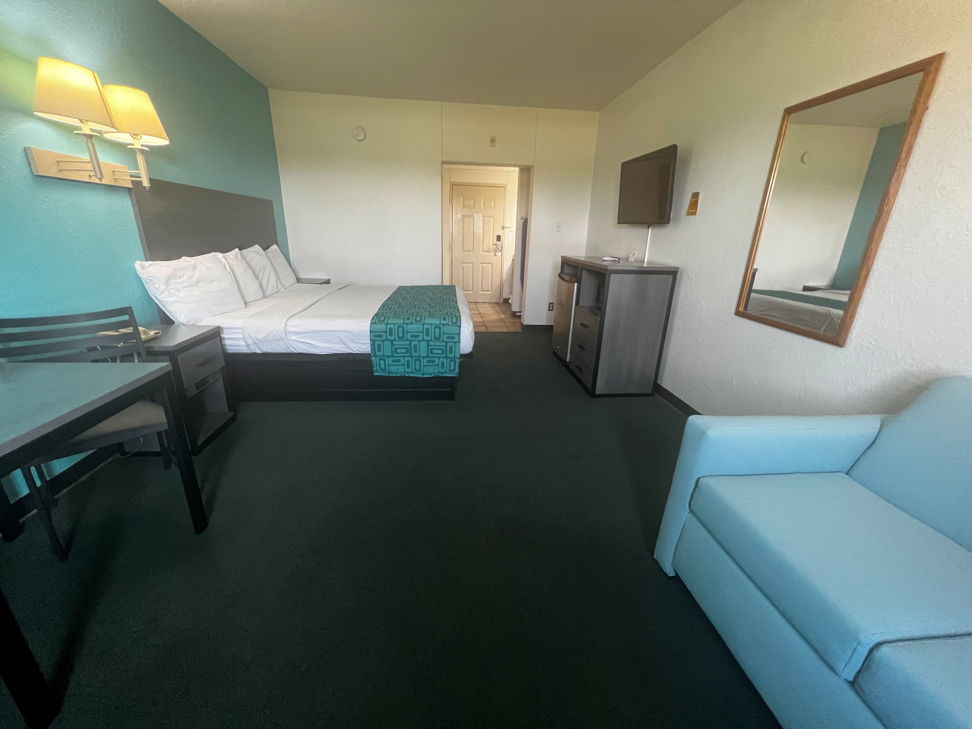 Guest room at the Howard Johnson by Wyndham Galveston in Galveston, Texas