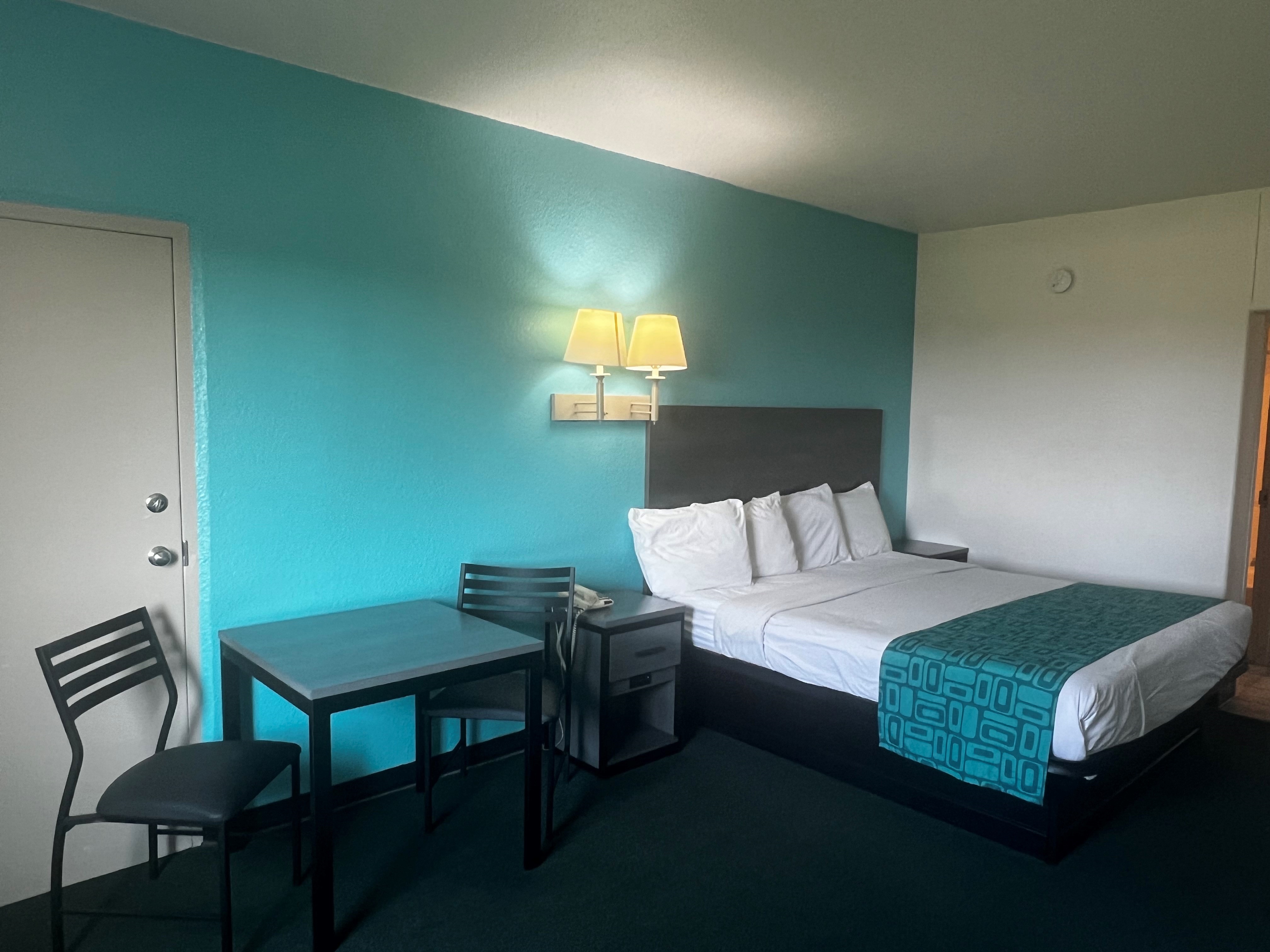 Guest room at the Howard Johnson by Wyndham Galveston in Galveston, Texas