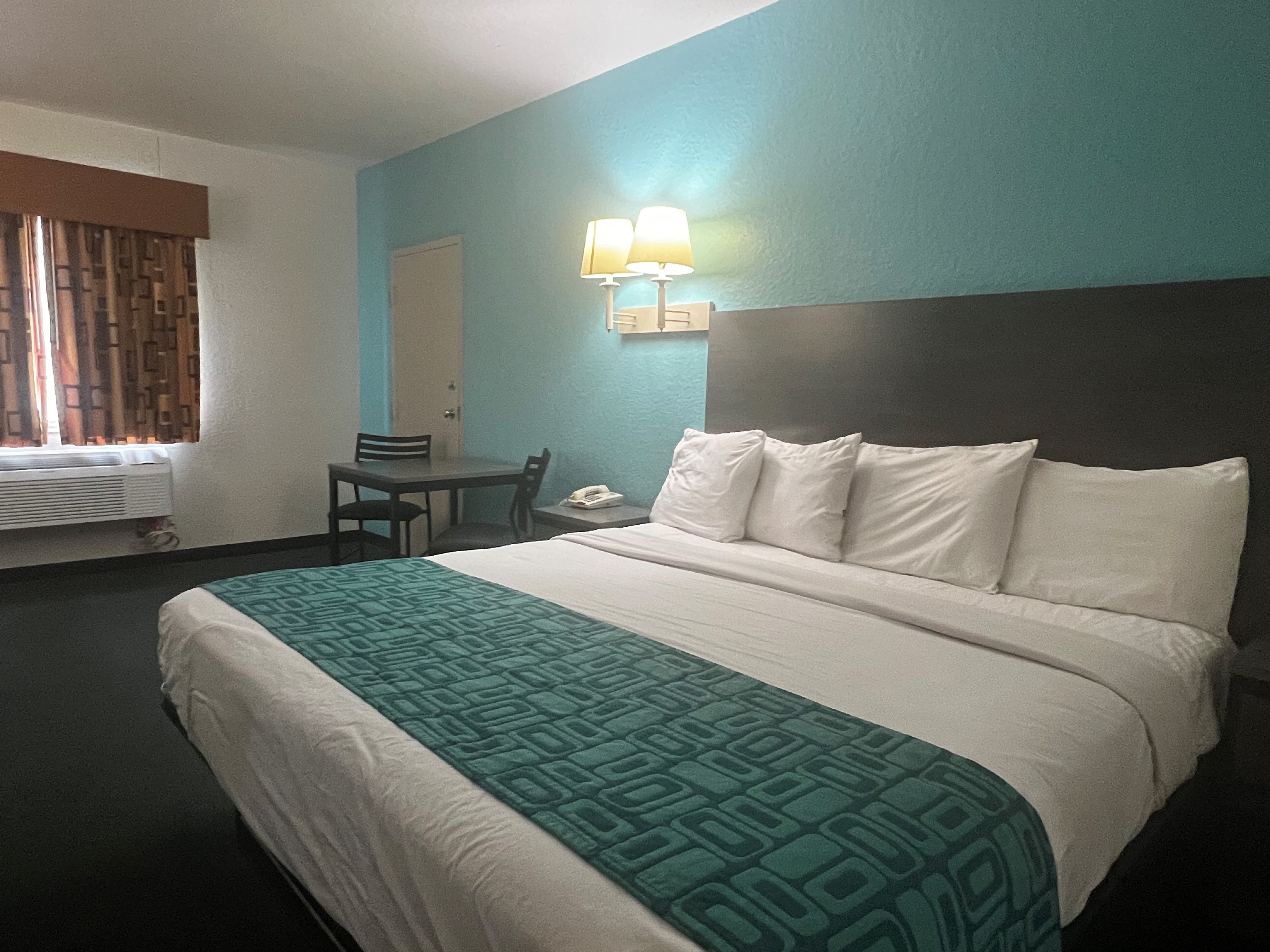 Guest room at the Howard Johnson by Wyndham Galveston in Galveston, Texas