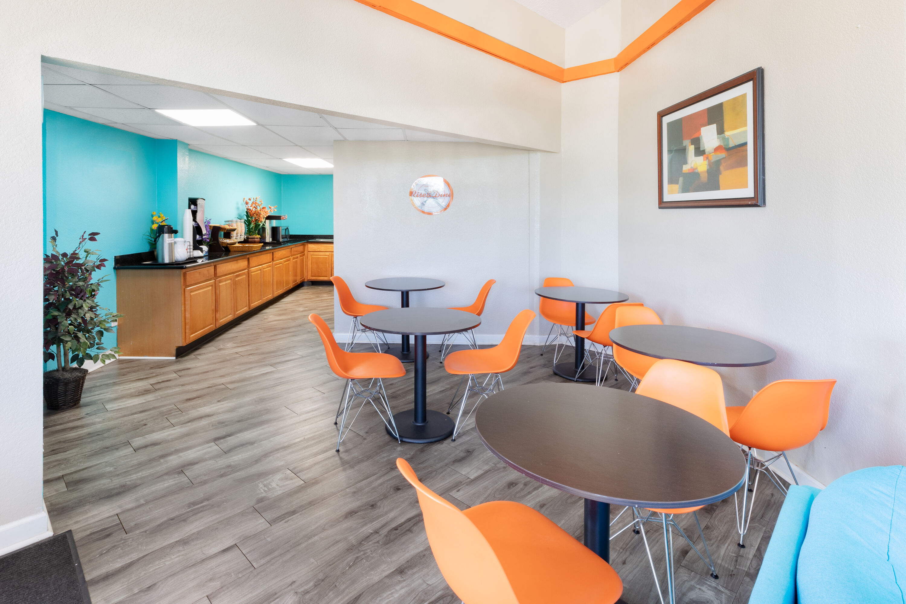 Free breakfast at Howard Johnson by Wyndham Houston Hobby Airport in Houston, Texas