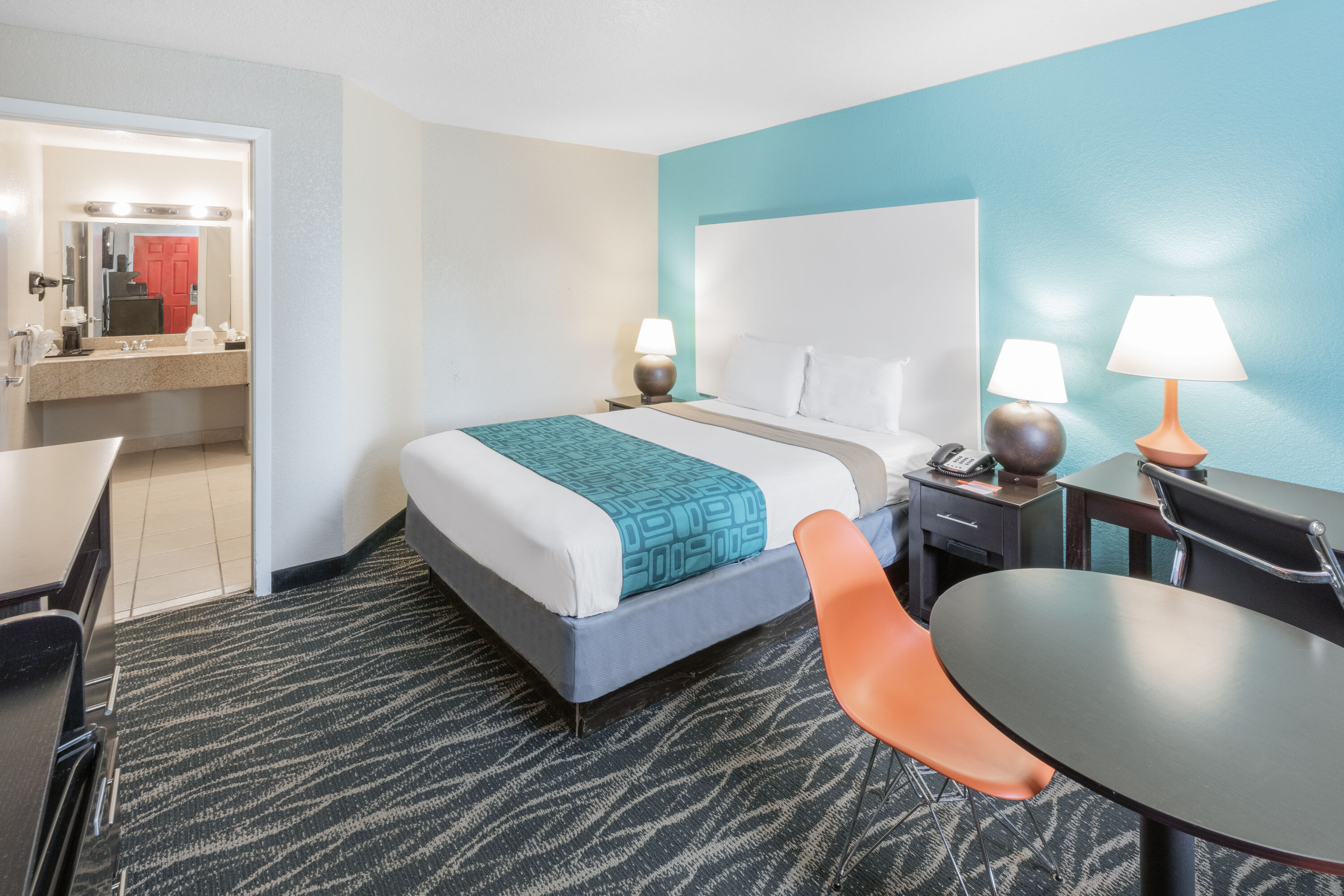 Guest room at the Howard Johnson by Wyndham Houston Hobby Airport in Houston, Texas