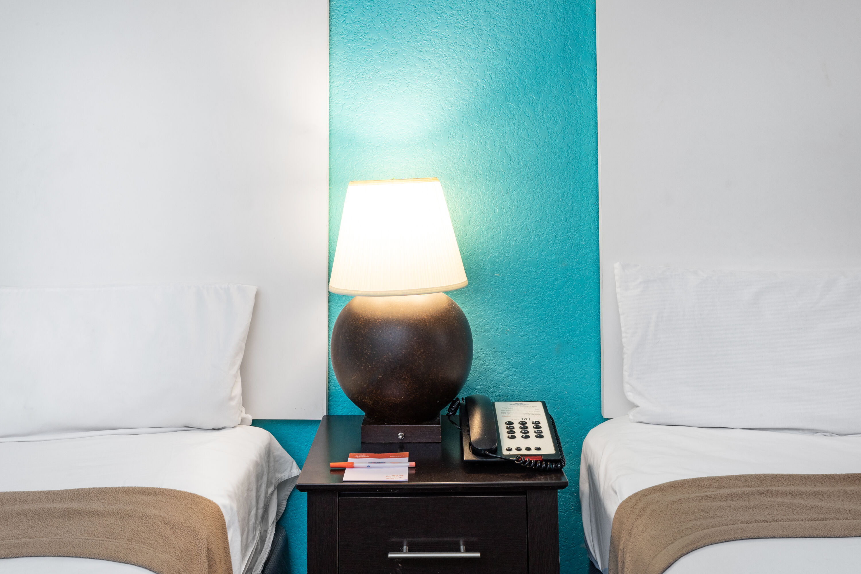 Guest room at the Howard Johnson by Wyndham Houston Hobby Airport in Houston, Texas