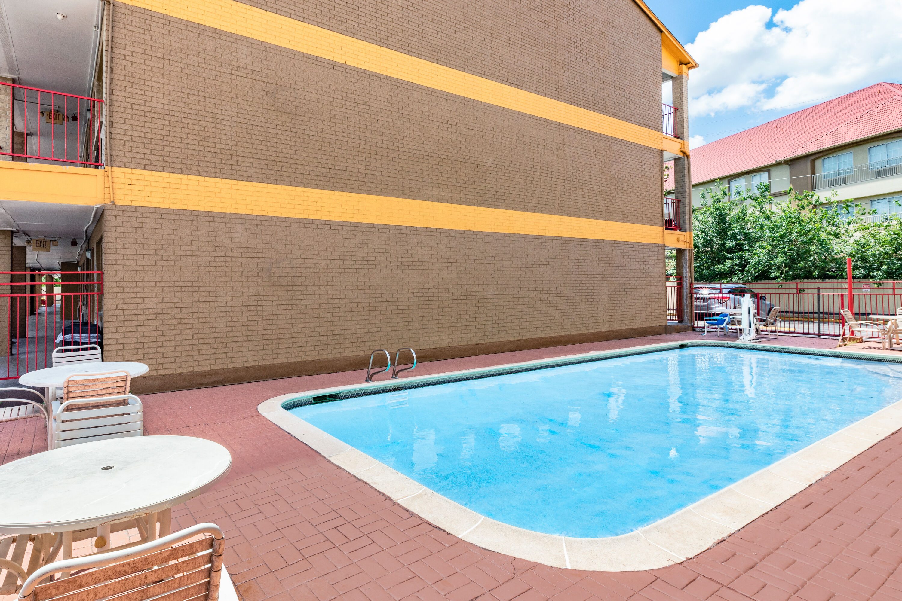 Pool at the Howard Johnson by Wyndham Houston Hobby Airport in Houston, Texas