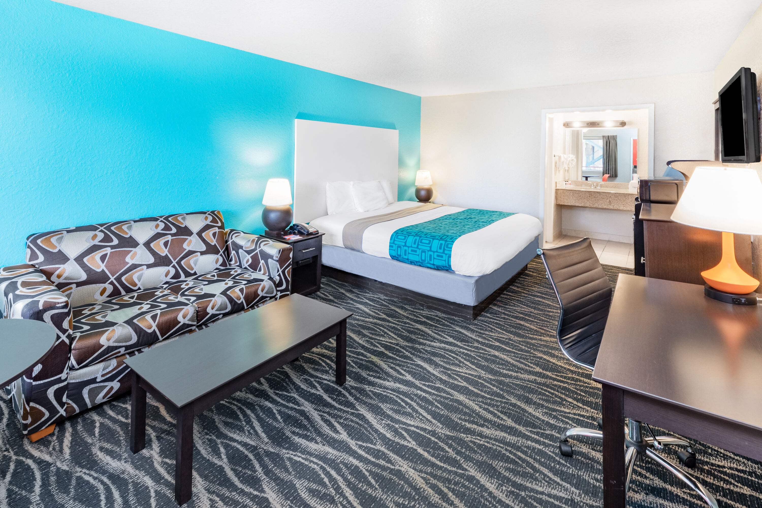 Howard Johnson by Wyndham Houston Hobby Airport suite in Houston, Texas