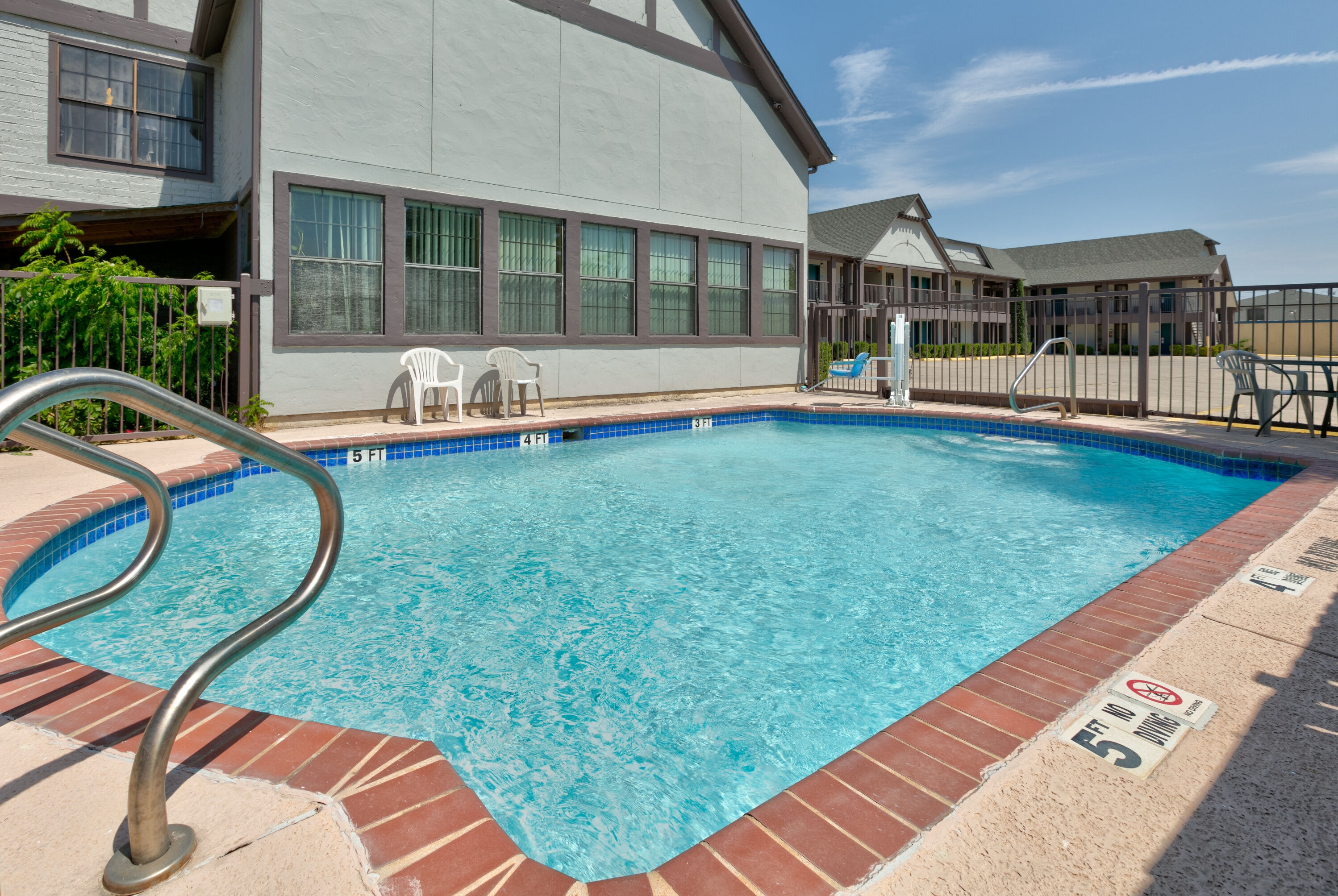 Pool at the Howard Johnson by Wyndham San Marcos in San Marcos, Texas