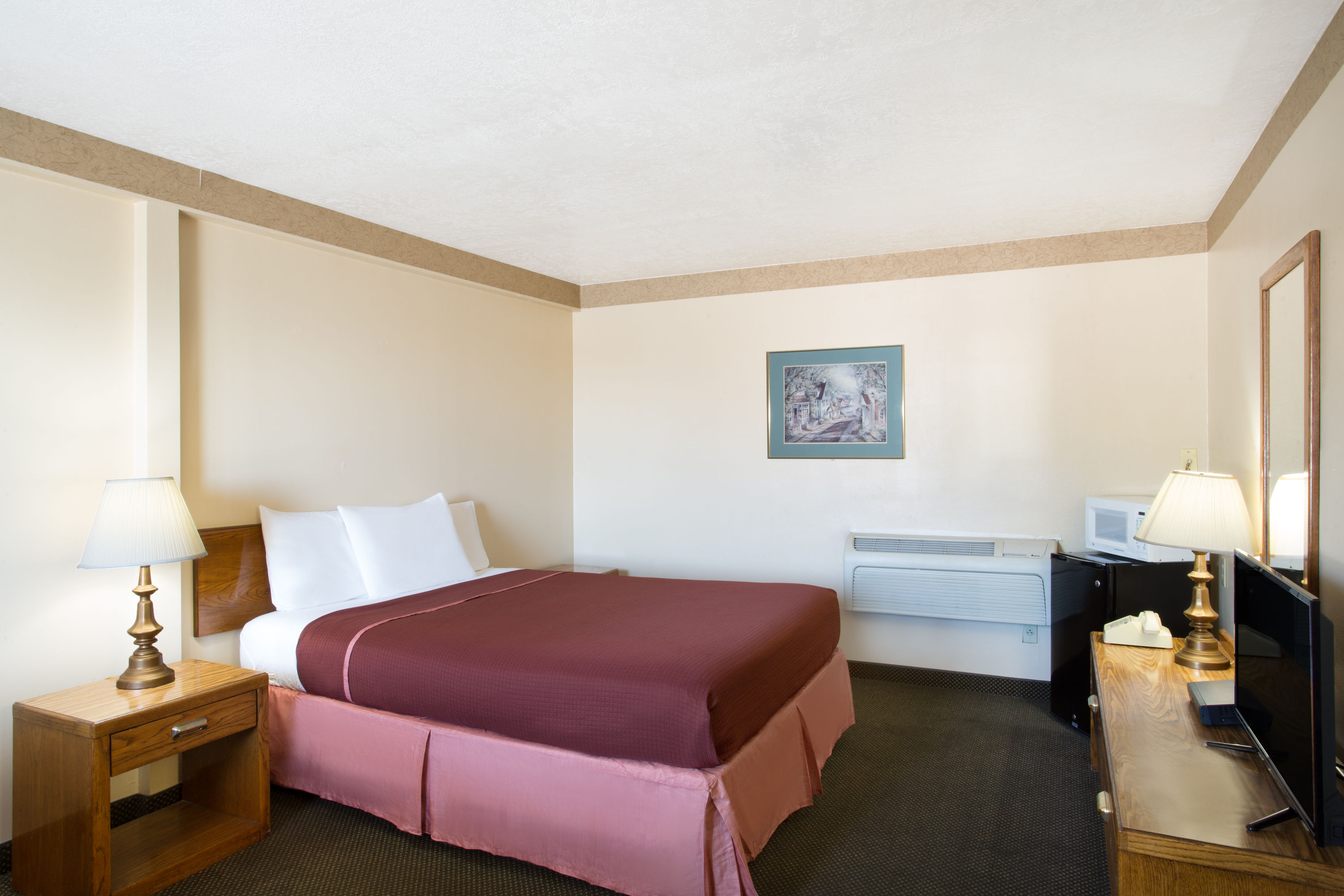 Guest room at the Howard Johnson by Wyndham Brigham City in Brigham City, Utah