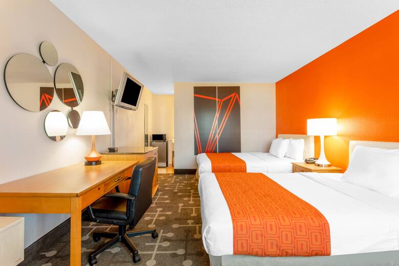Guest room at the Howard Johnson Inn Virginia Beach in Virginia Beach, Virginia