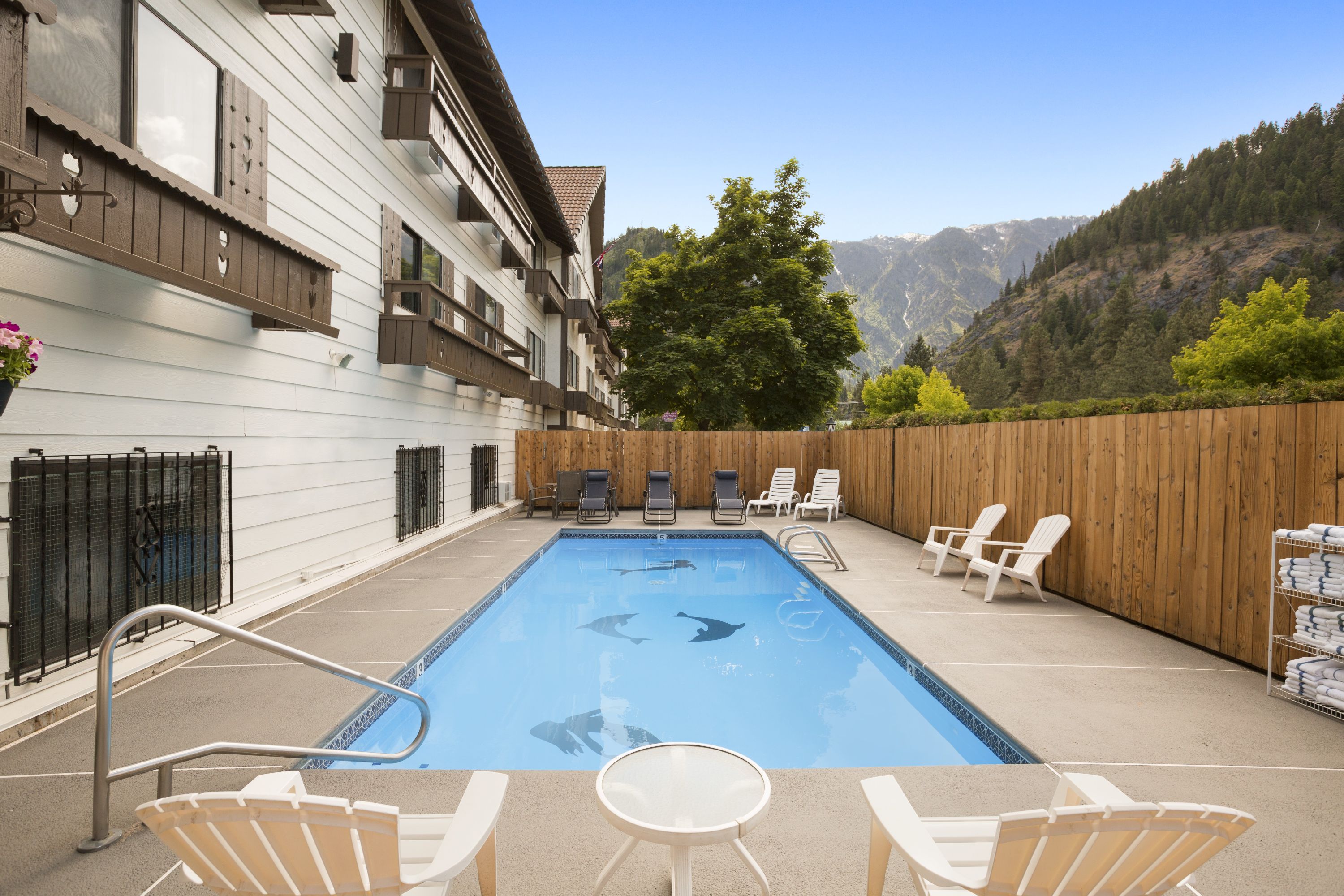 Pool at the Howard Johnson by Wyndham Leavenworth in Leavenworth, Washington