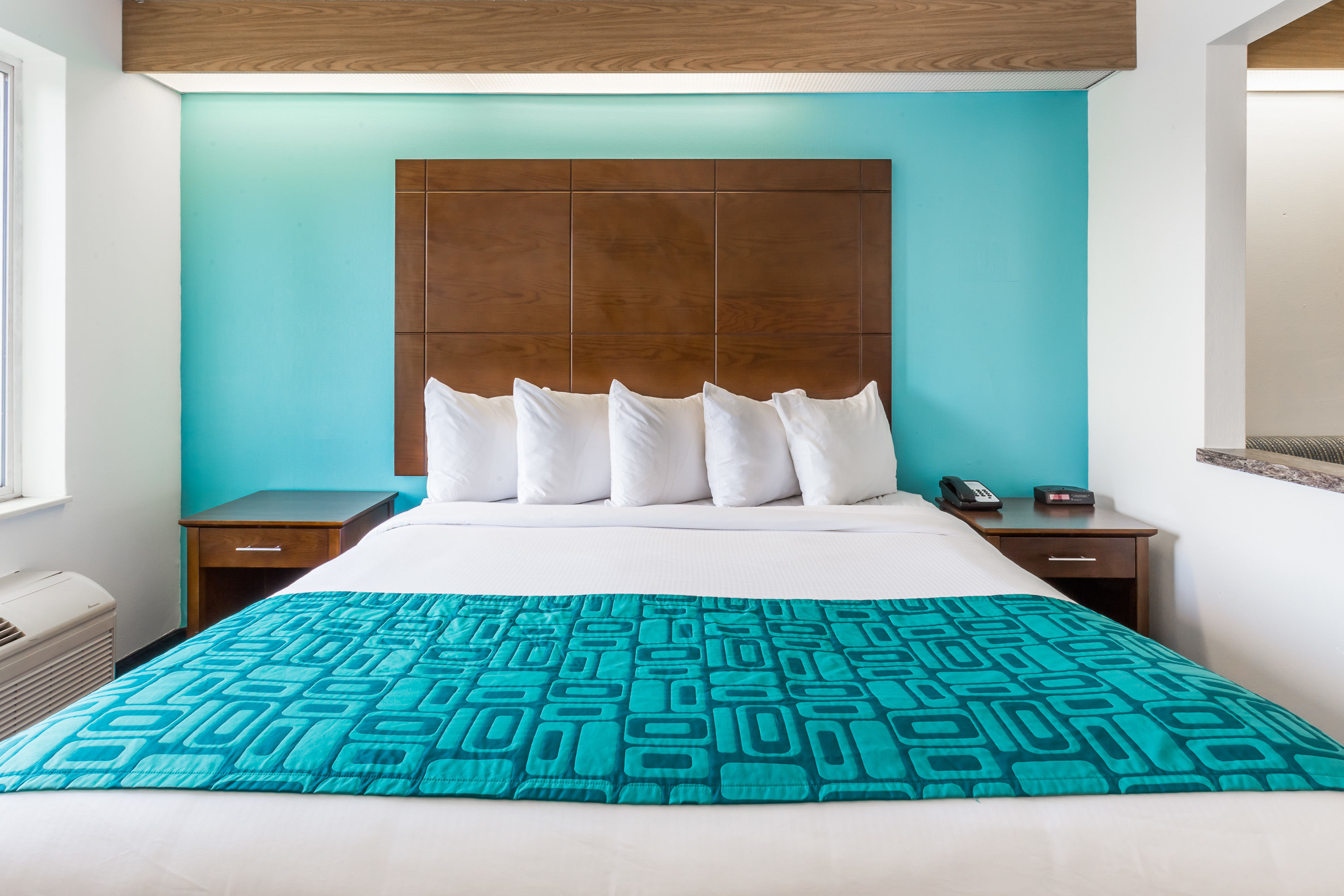 Howard Johnson By Wyndham Vancouver Hotel Amp Suites